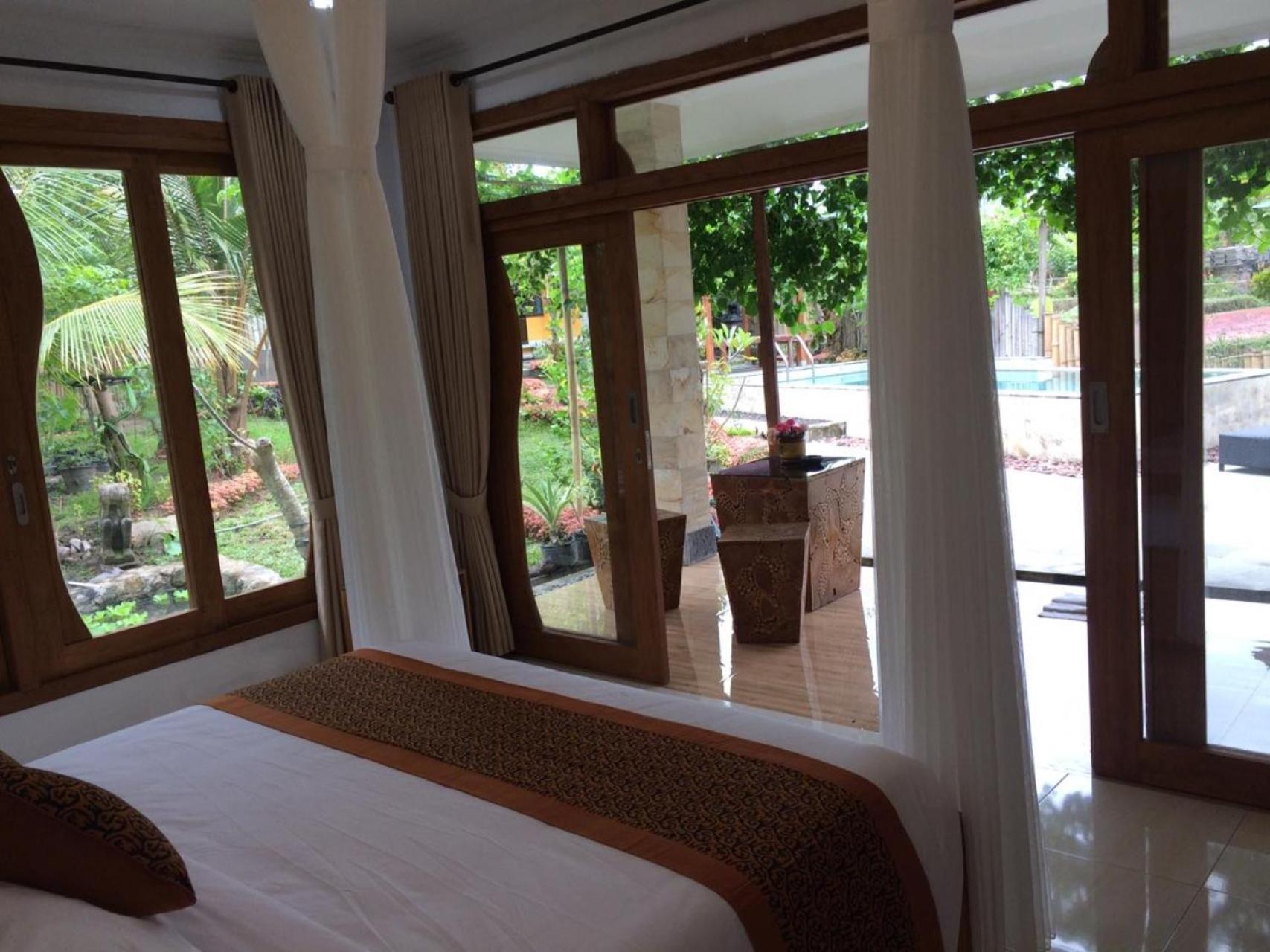 Double Room with Pool View - Photo 8