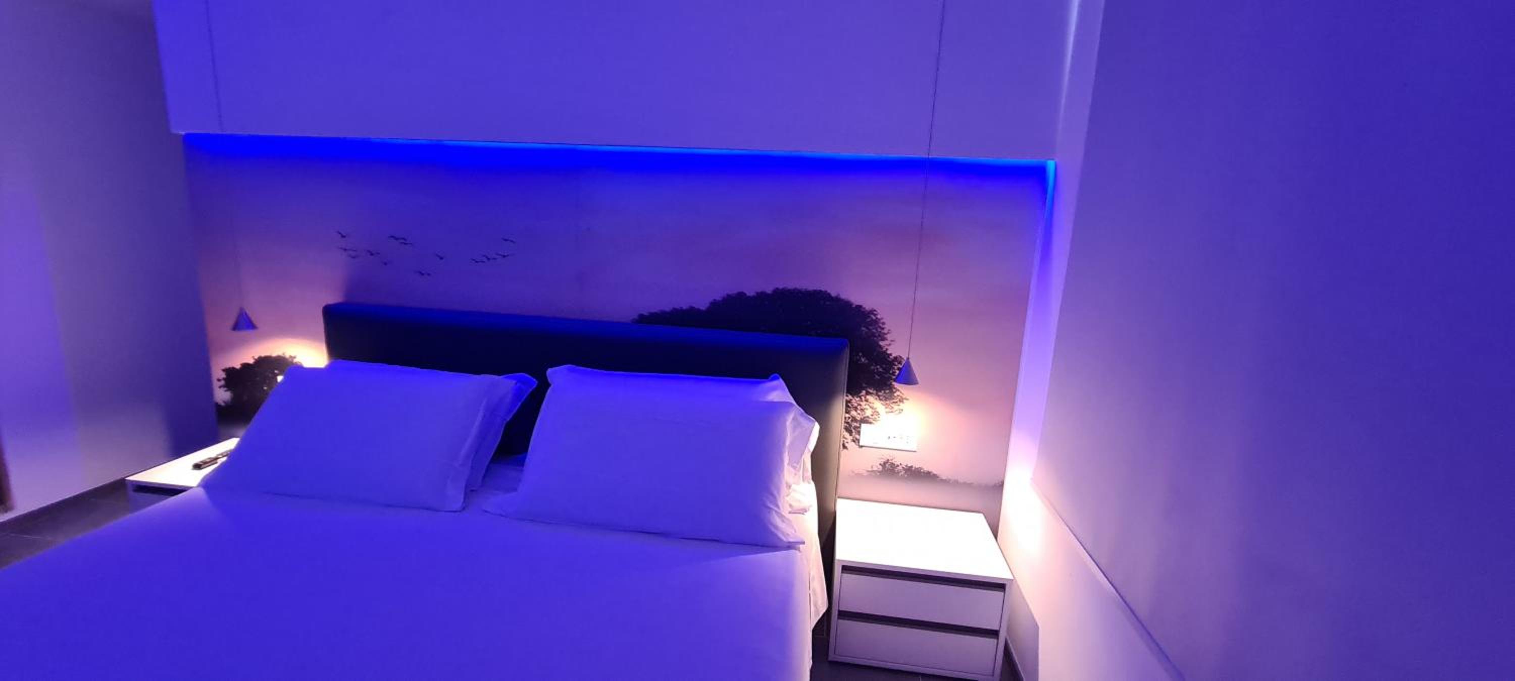 Suite with Hot Tub photo 2