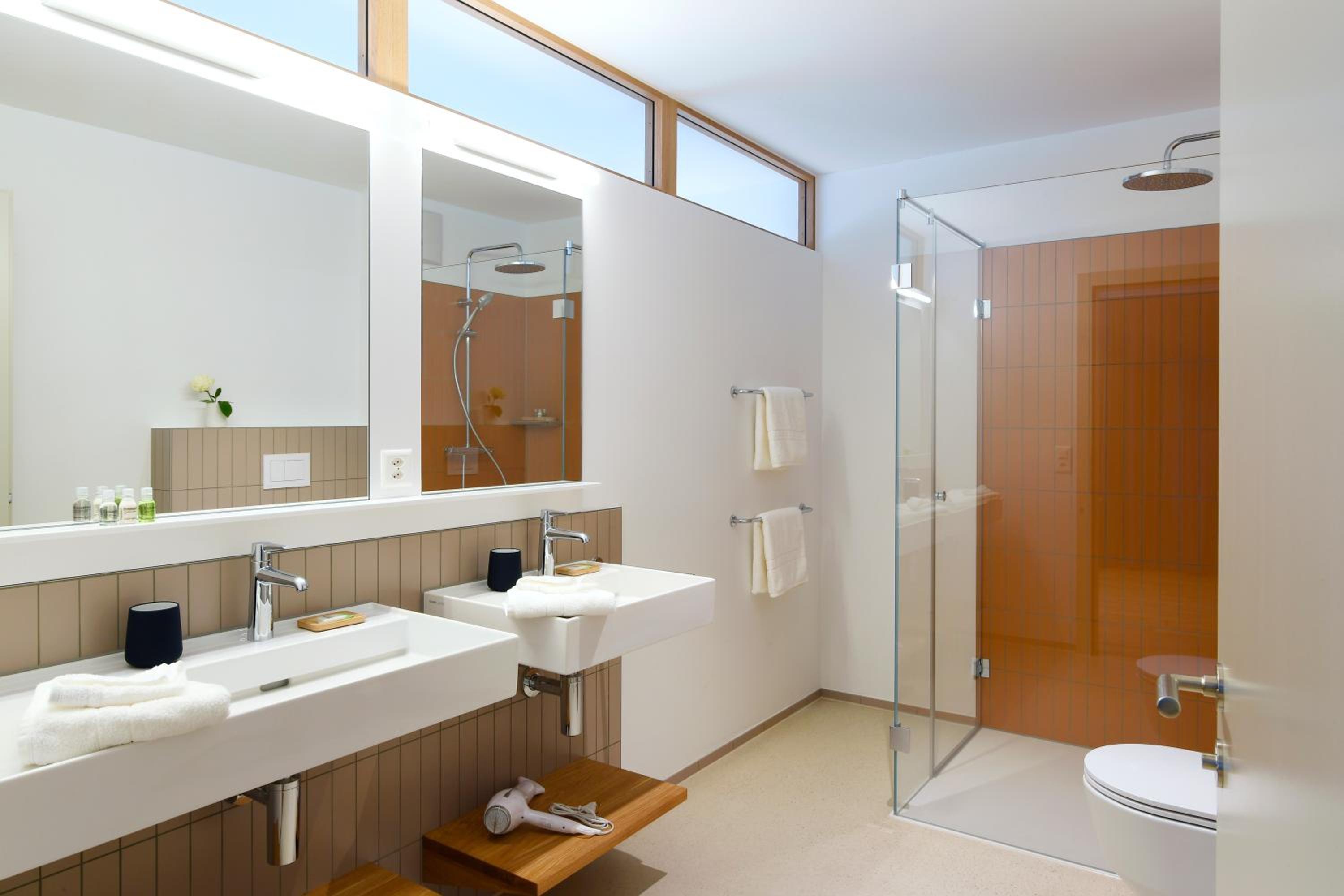 Deluxe Double Room with Balcony - Photo 2