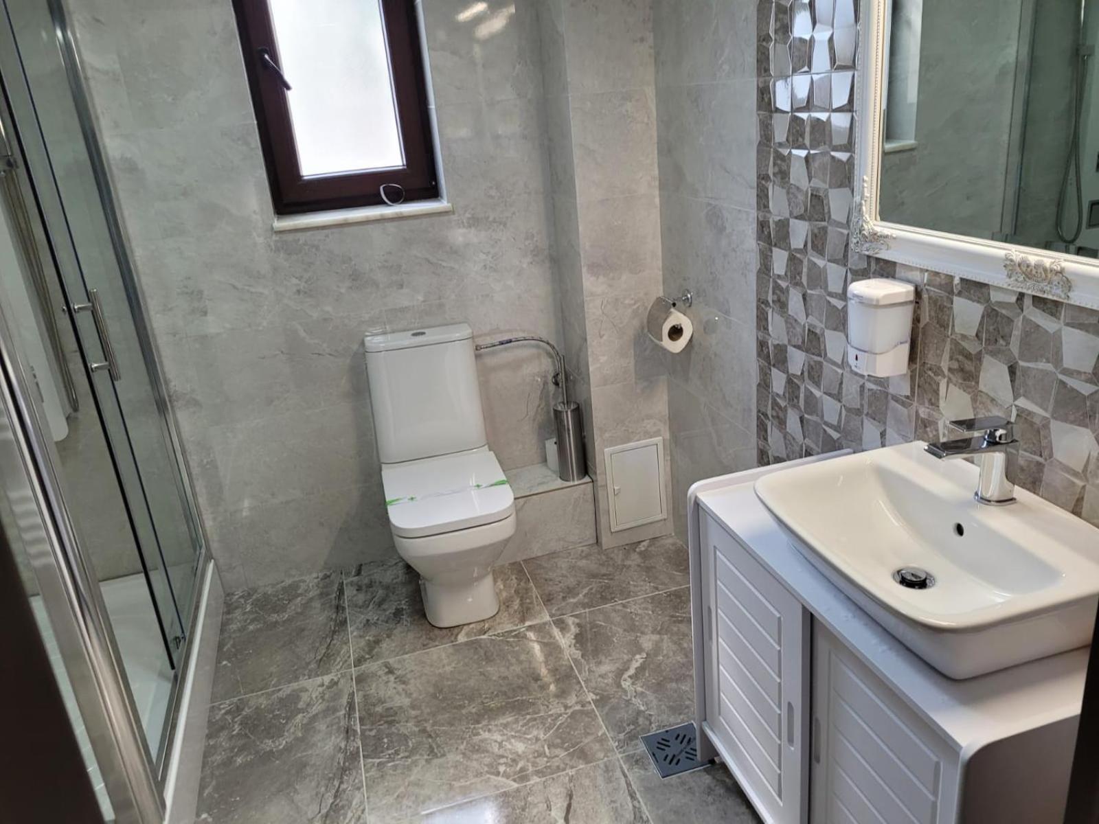 Deluxe Double Room with Balcony - Photo 16