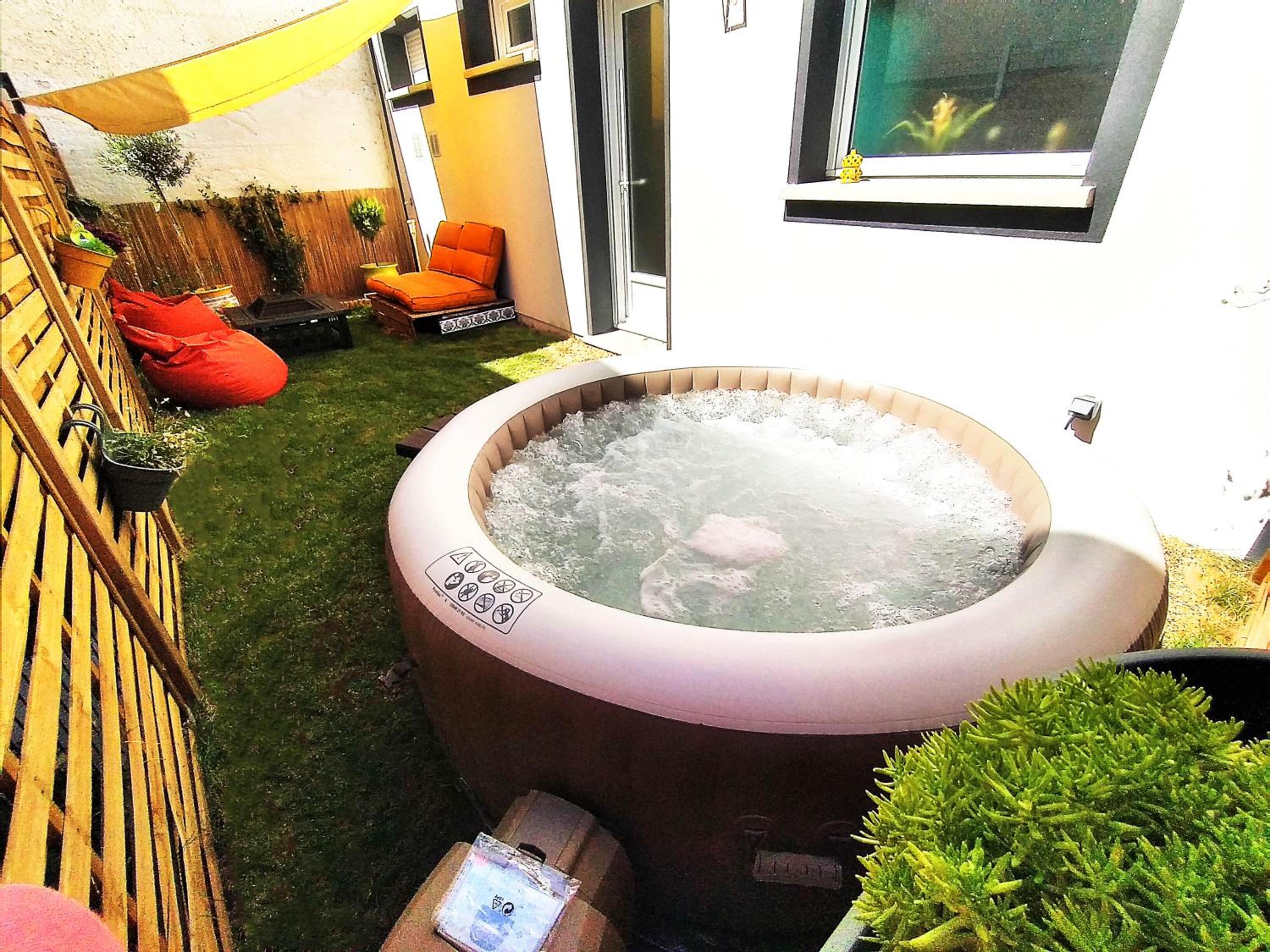 Suite with Hot Tub - Photo 89