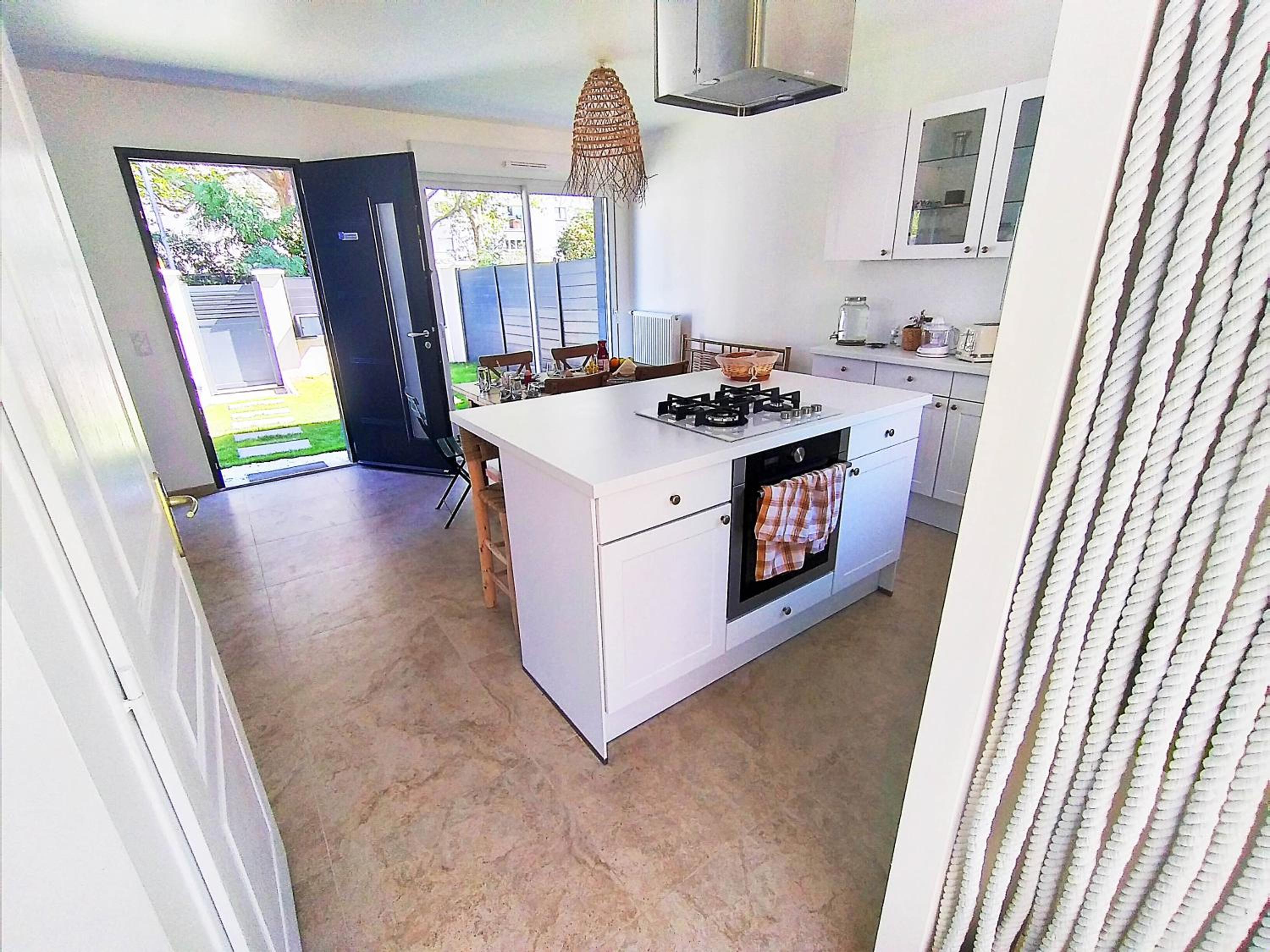 Suite with Hot Tub - Photo 46