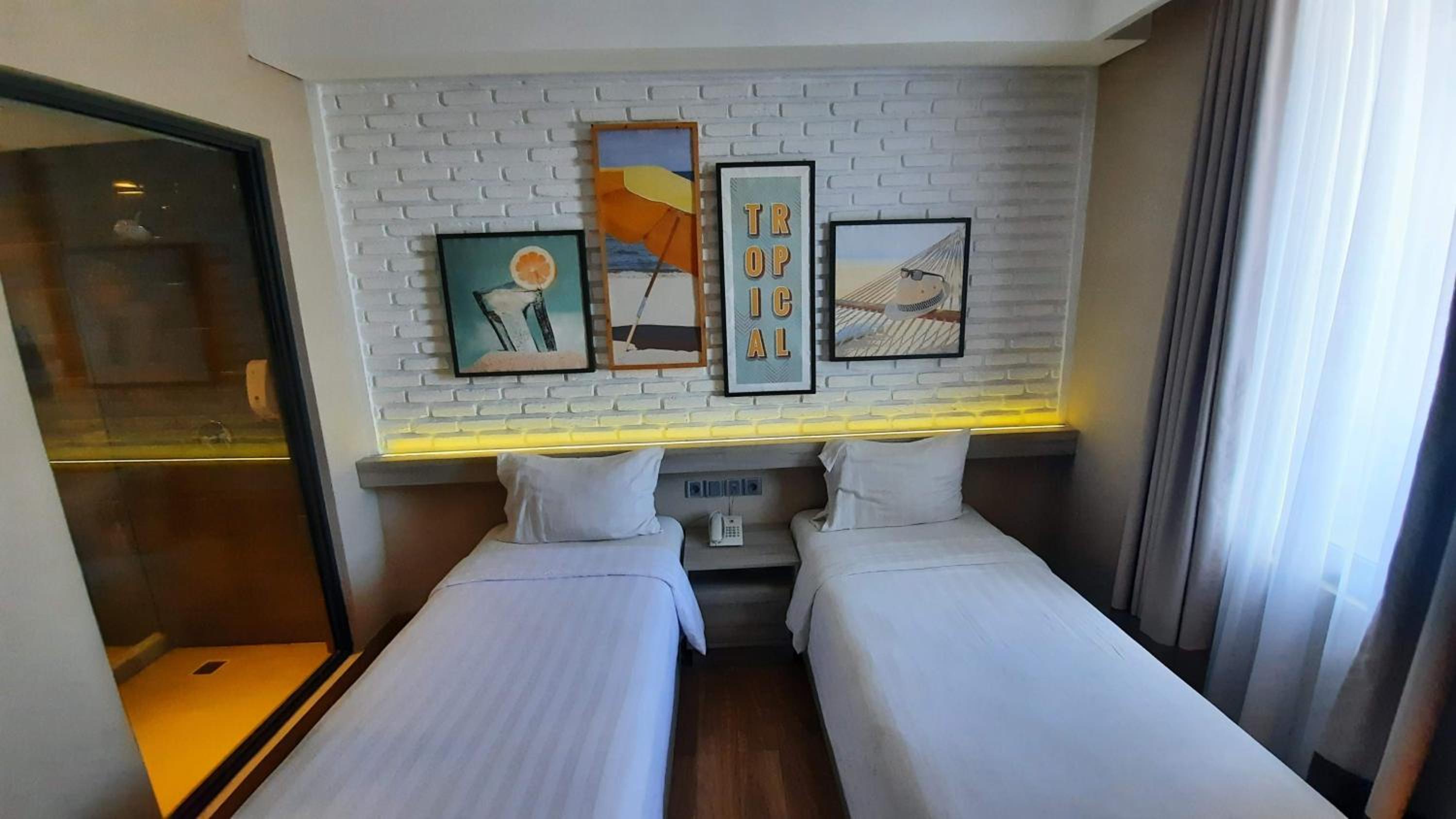 Superior Twin Room with City View