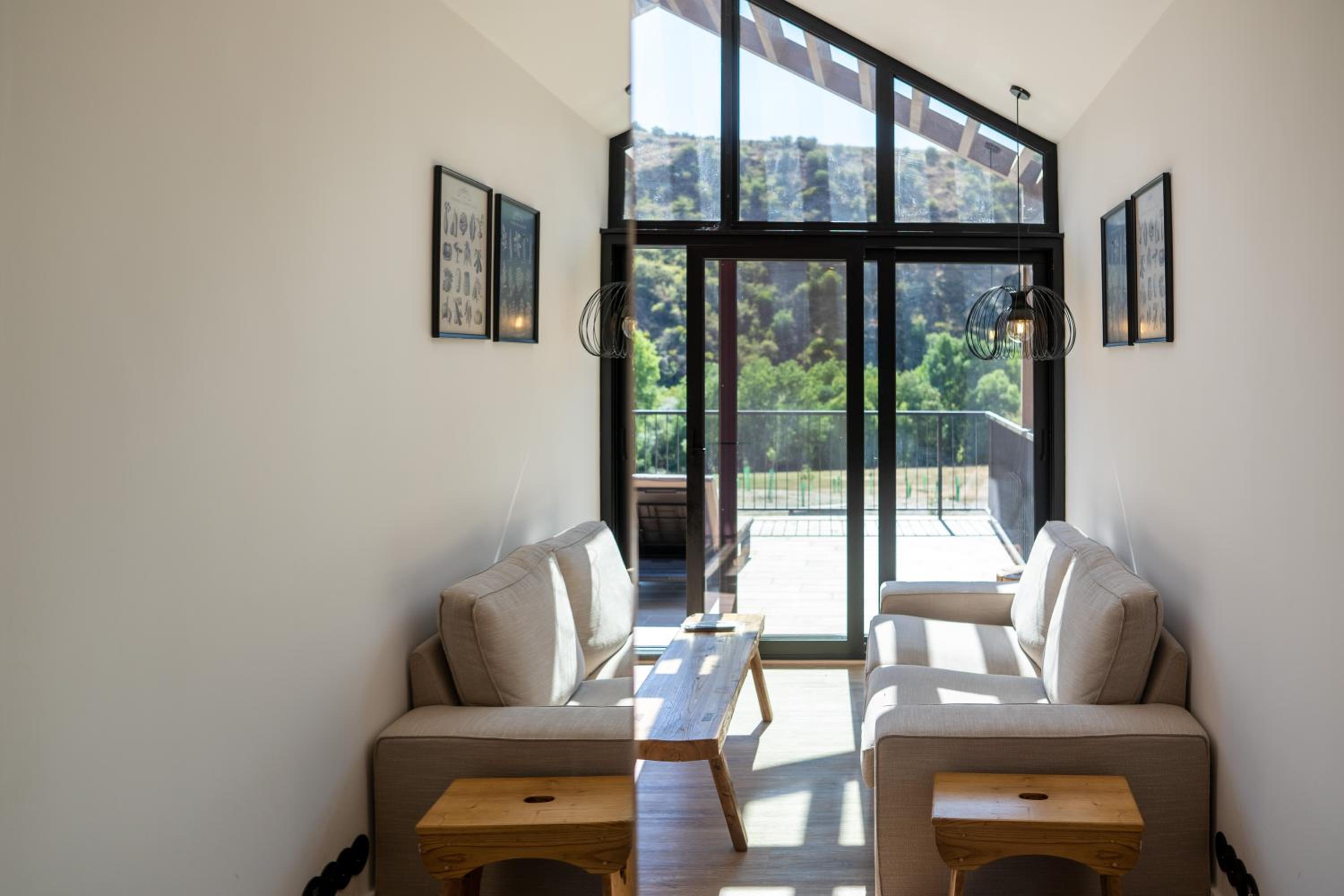 Two-Bedroom House - Photo 2