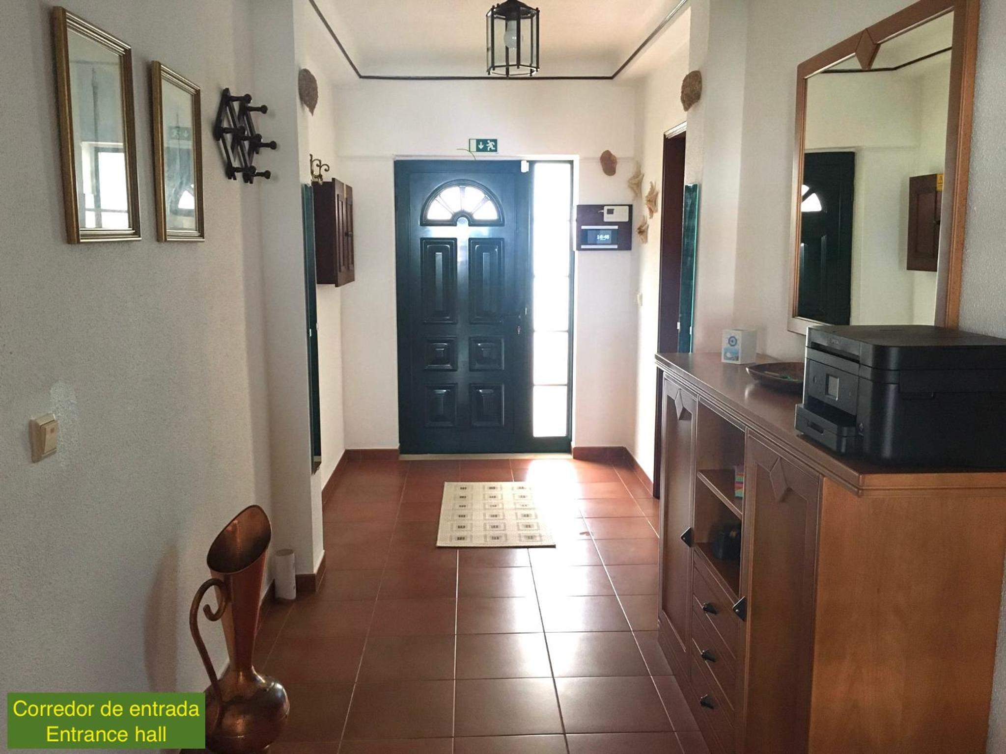 Four-Bedroom House photo 1