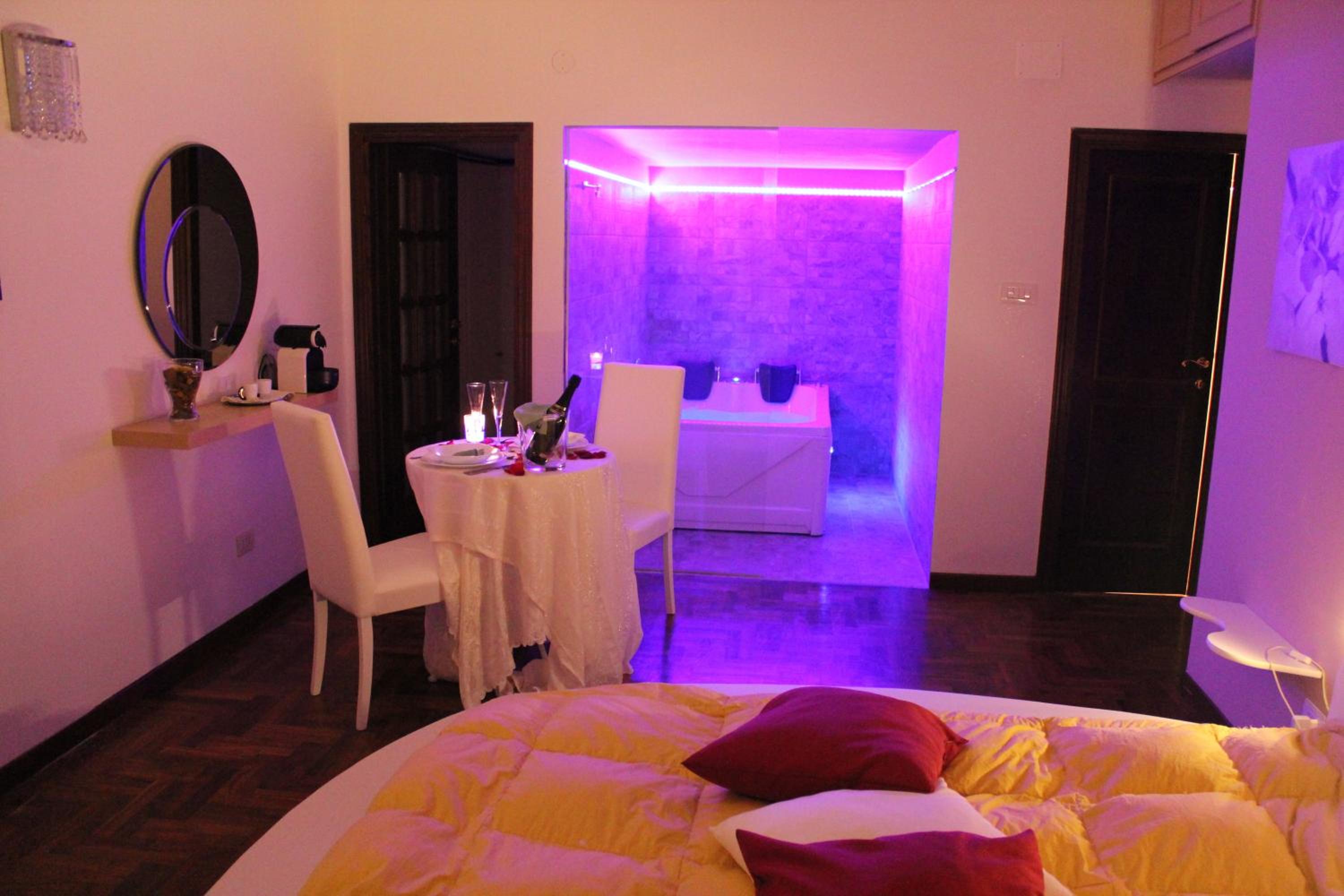 Superior Double Room with Hot Tub and Balcony