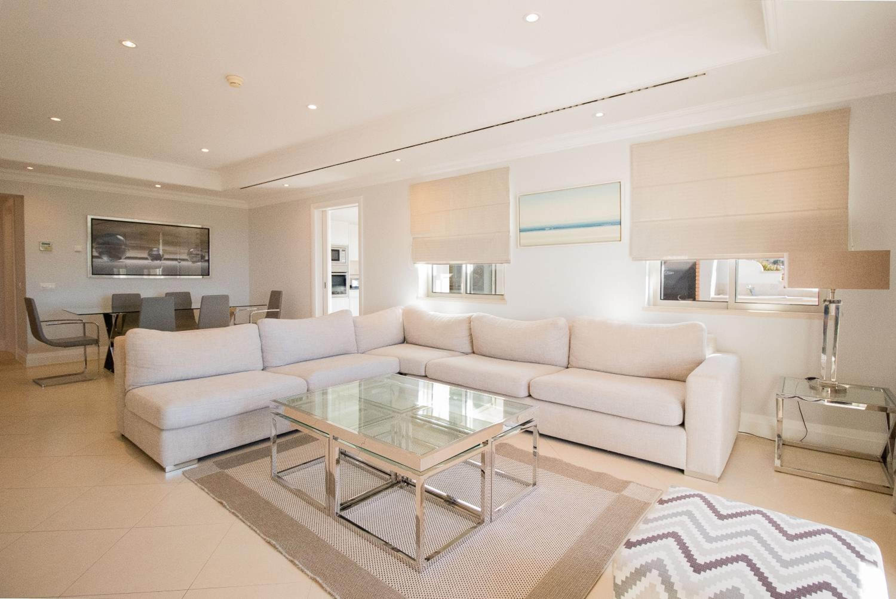 Three-Bedroom Apartment with Hot Tub and Sea View - Ground Floor photo 3