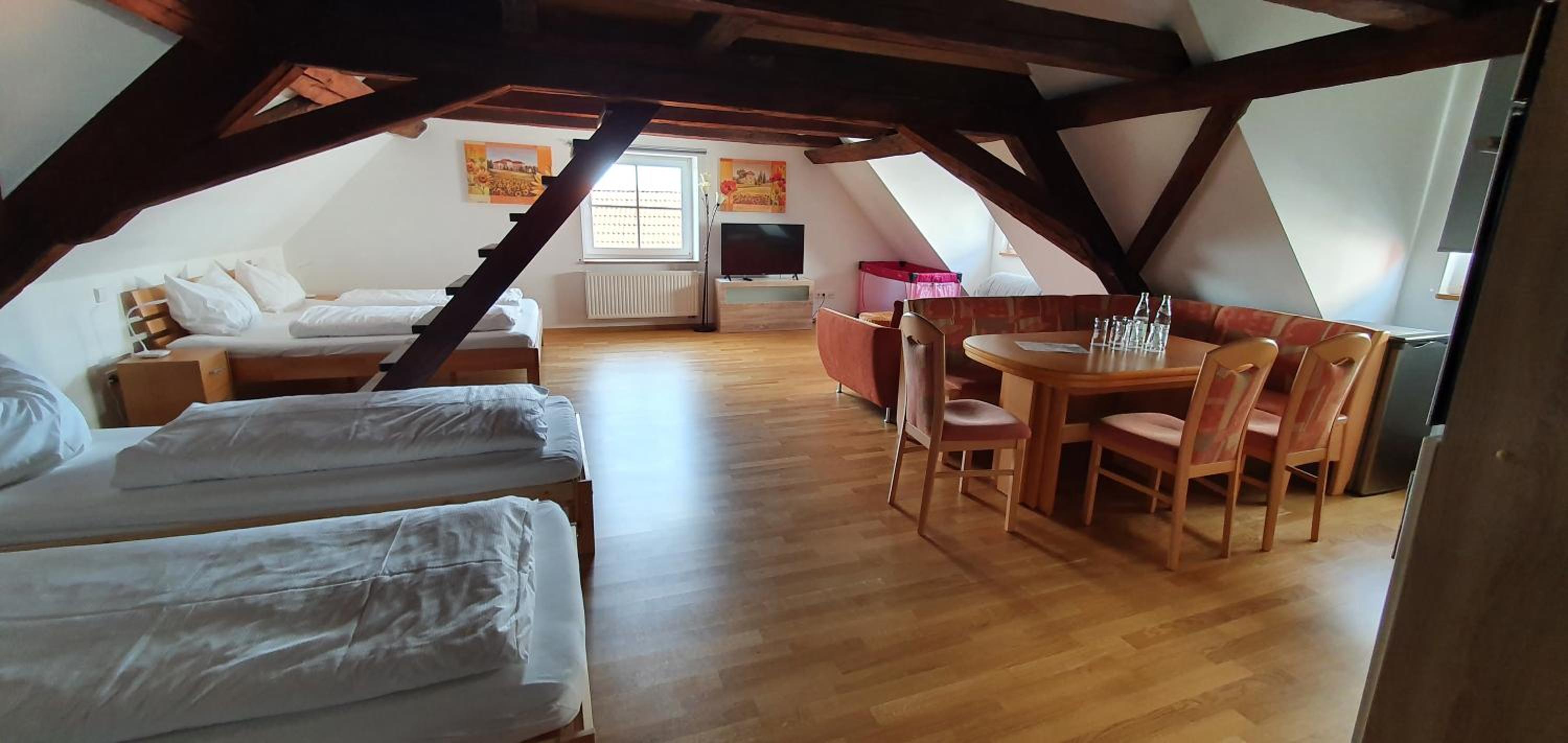 Family Room with Private Bathroom - Photo 7