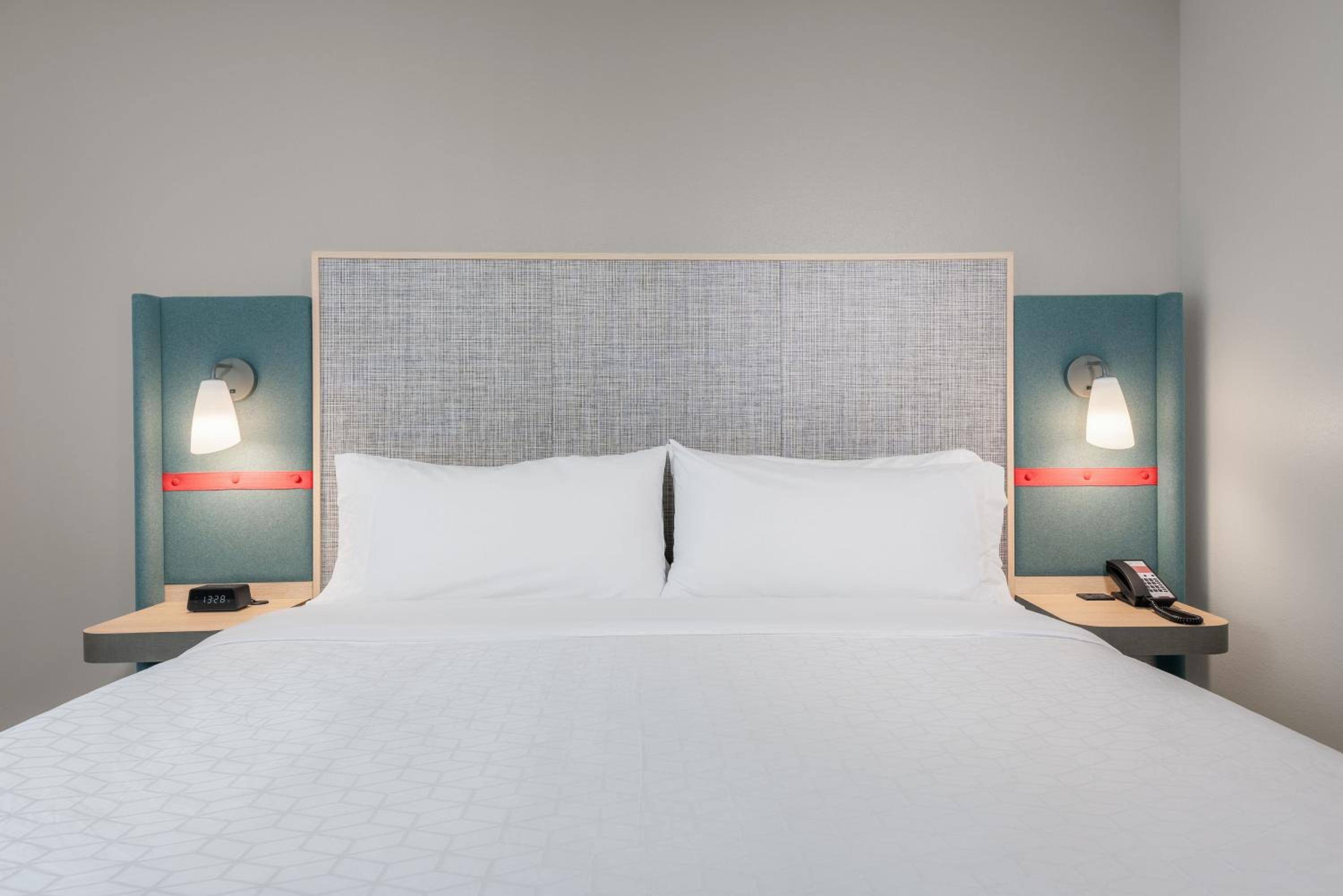 Standard King Room - Photo 1