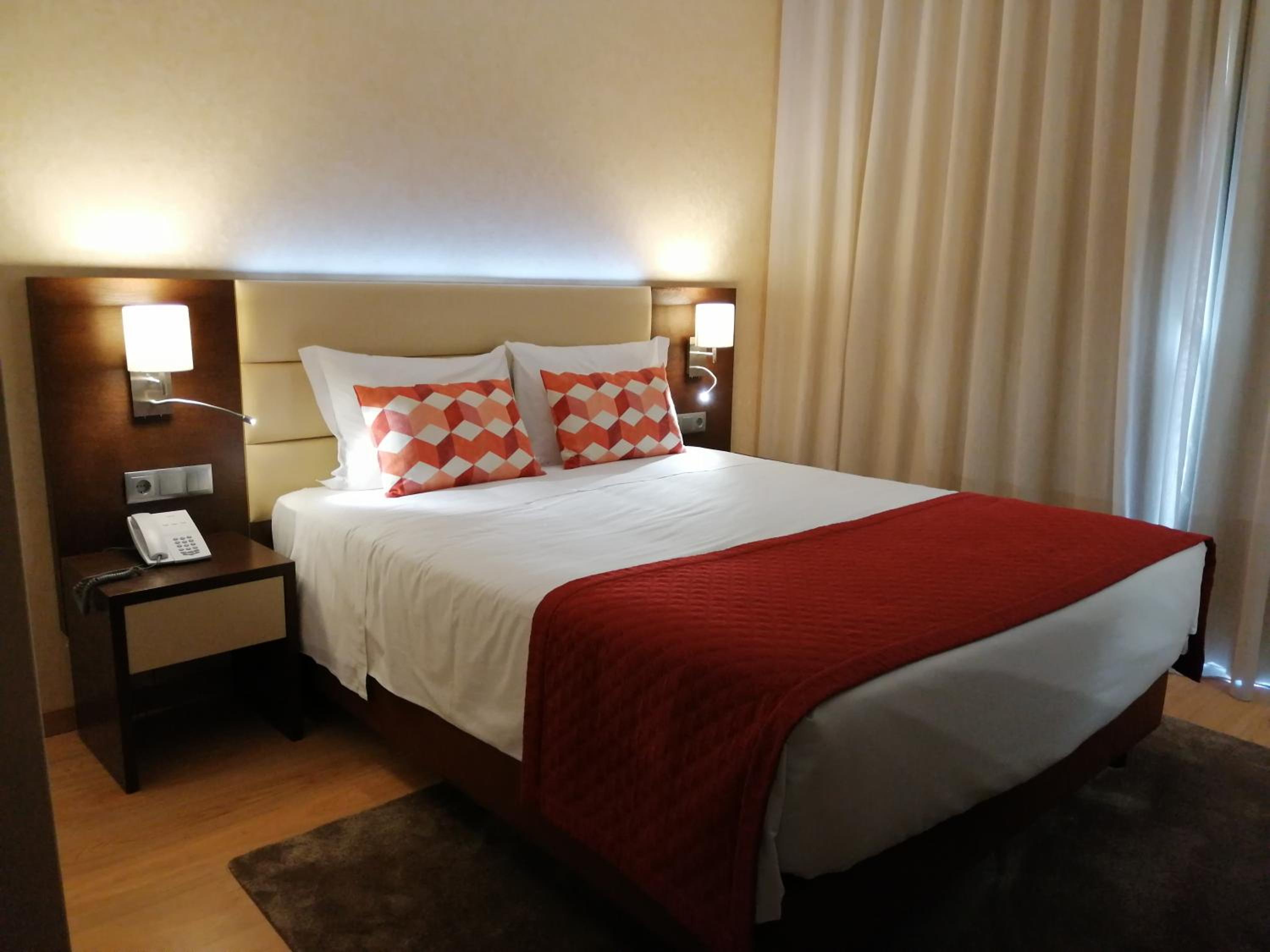 Suite - Photo 1