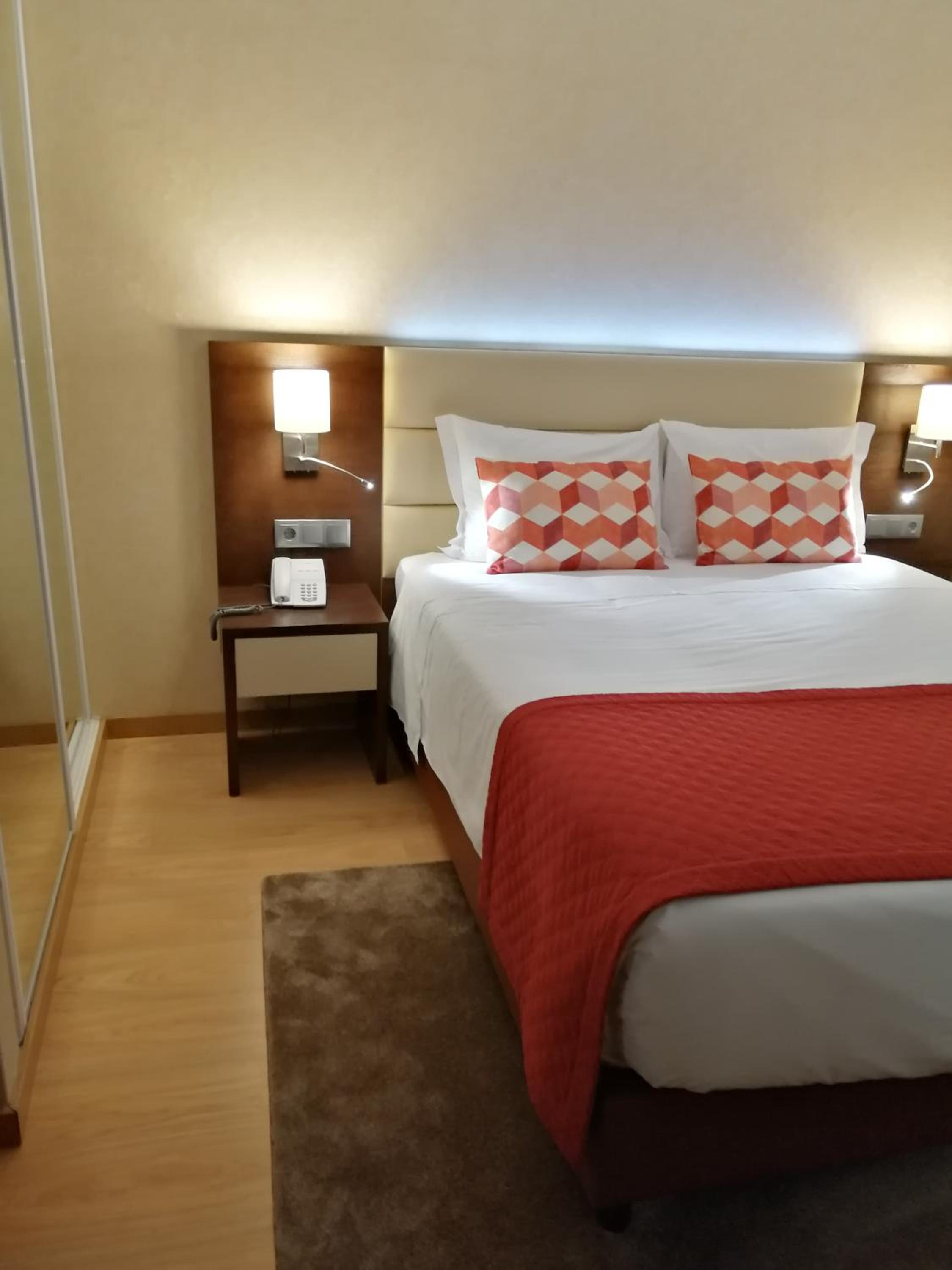 Suite - Photo 2
