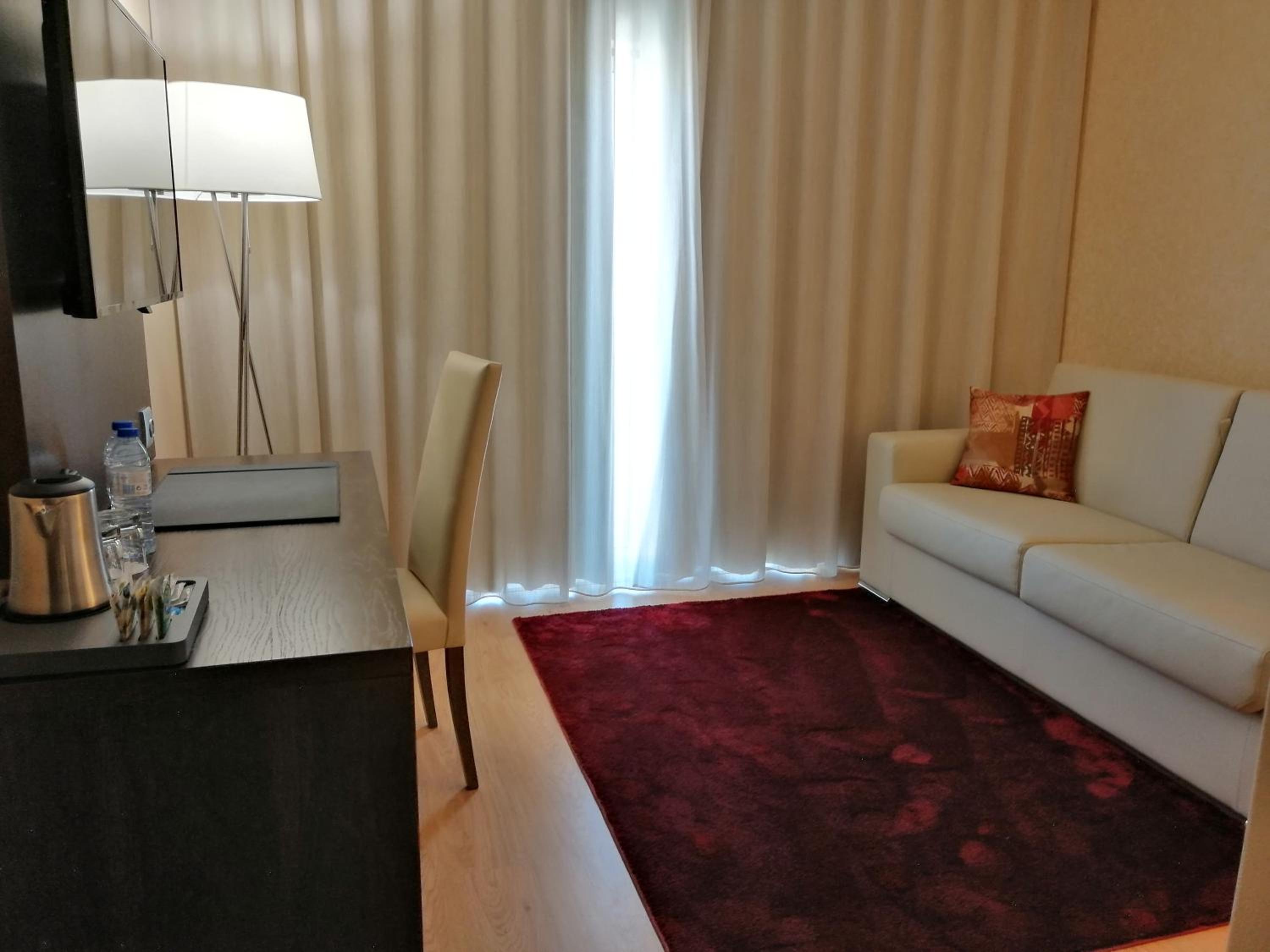 Suite - Photo 4