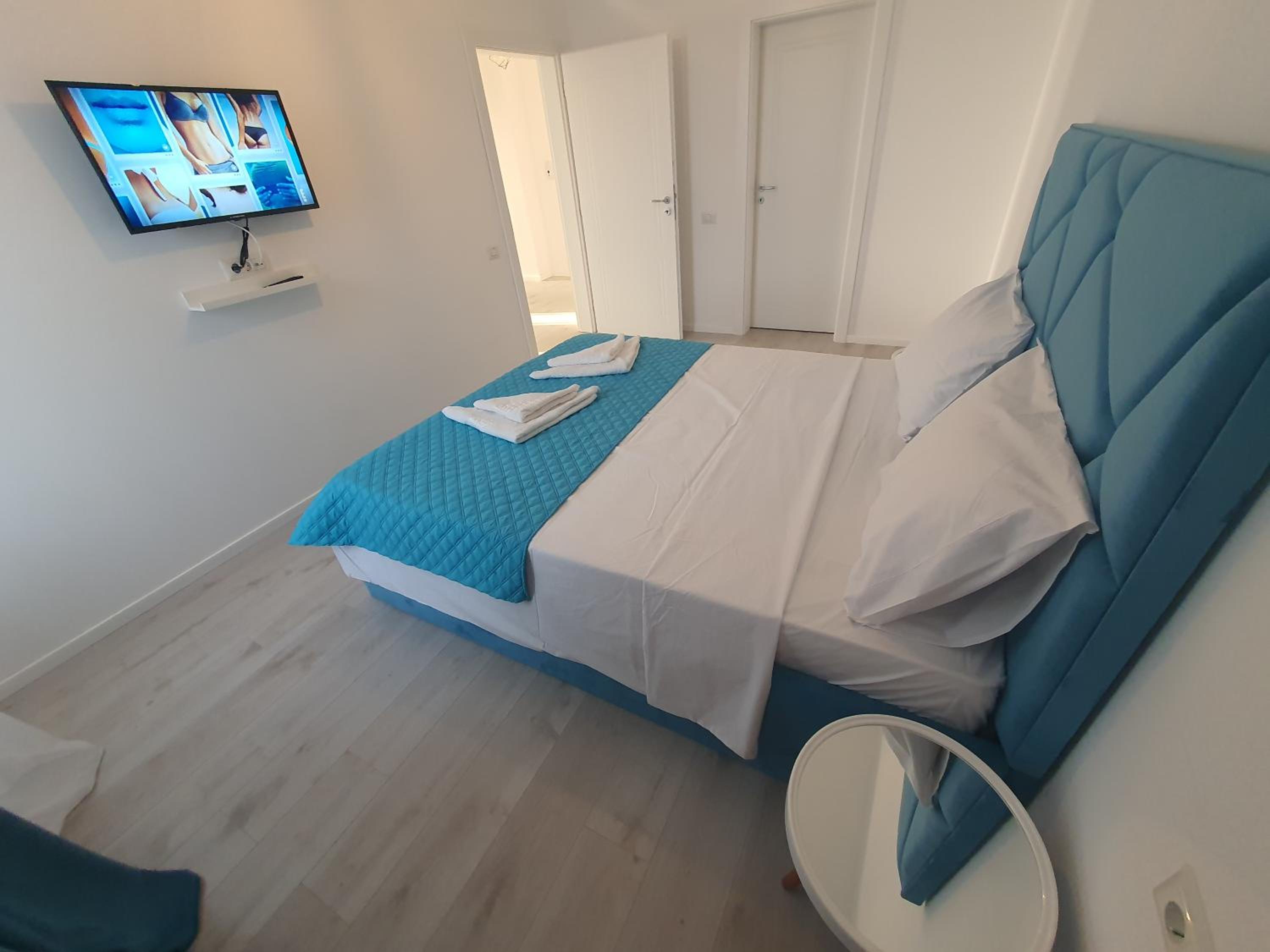 Apartment with Balcony photo 3
