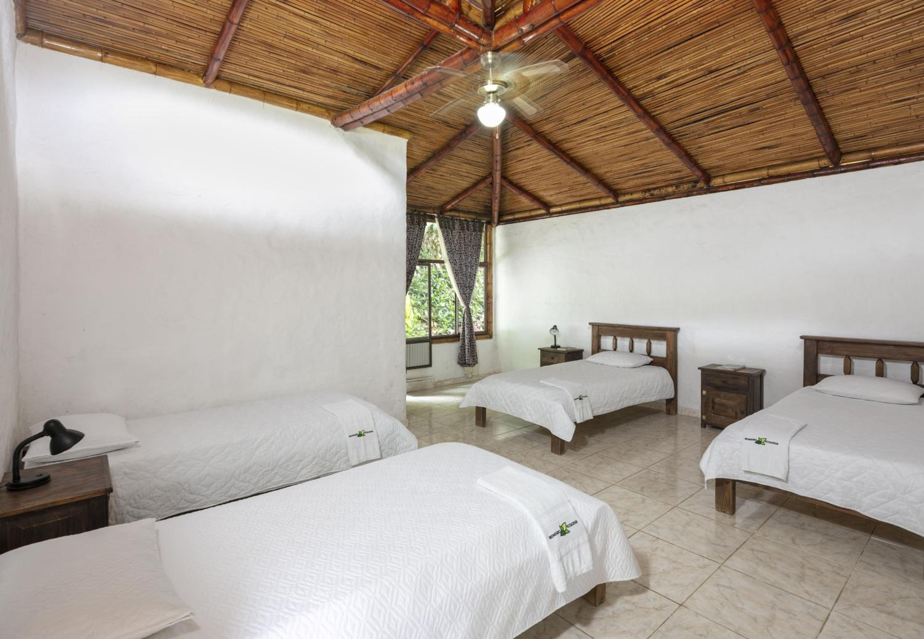 Quadruple Room With Private Bathroom photo 2