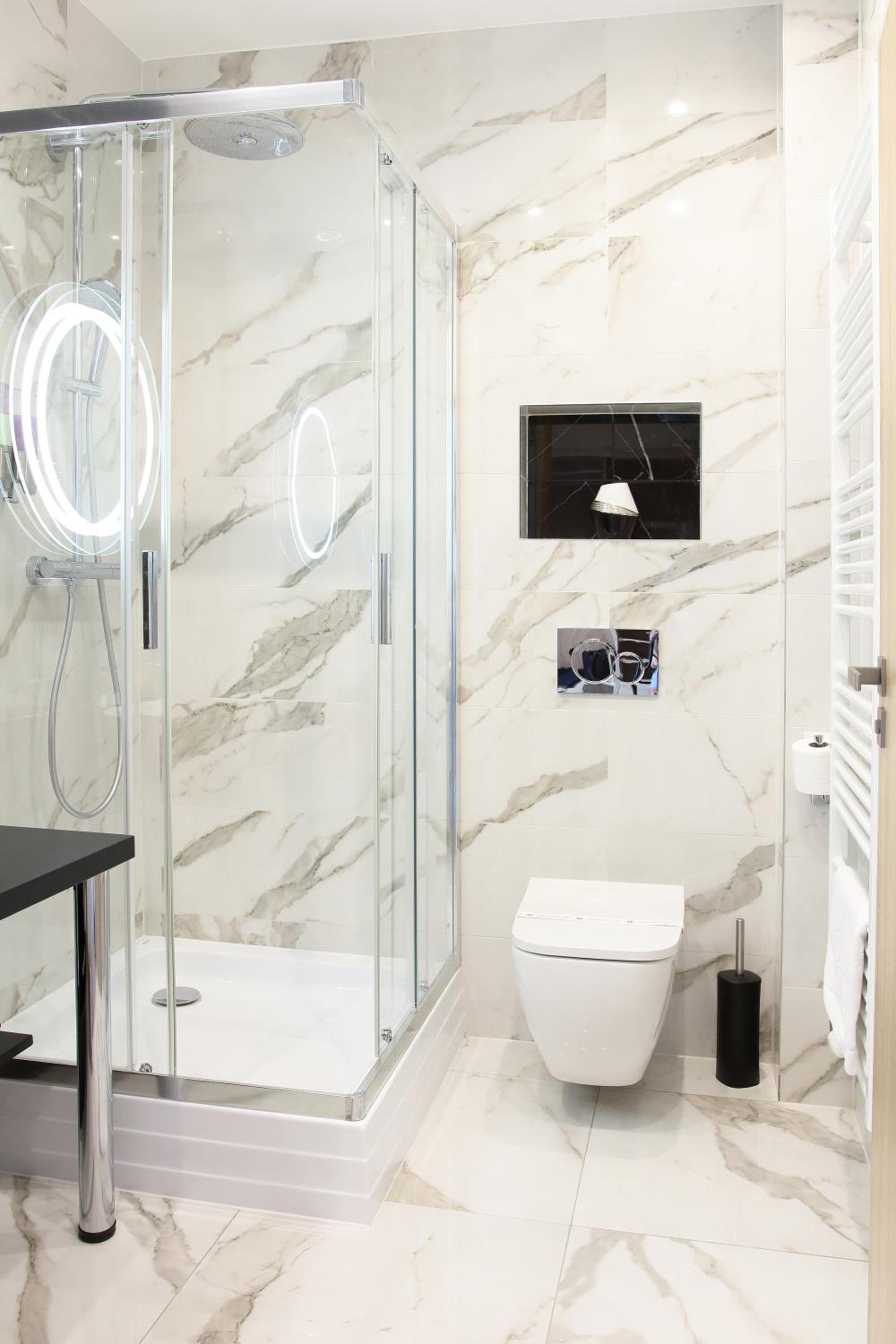 Superior King Suite - Photo 14