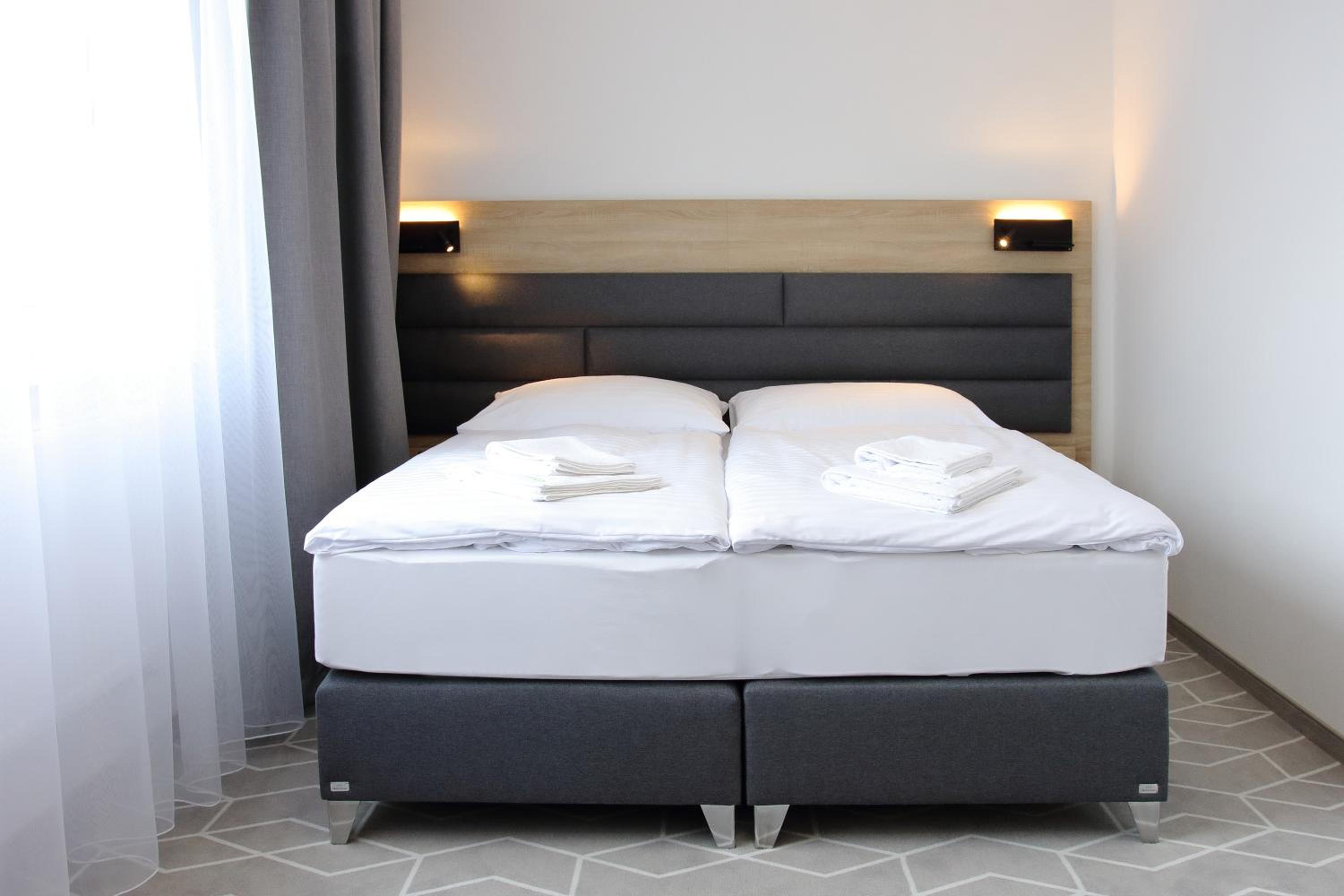 Superior King Suite - Photo 3
