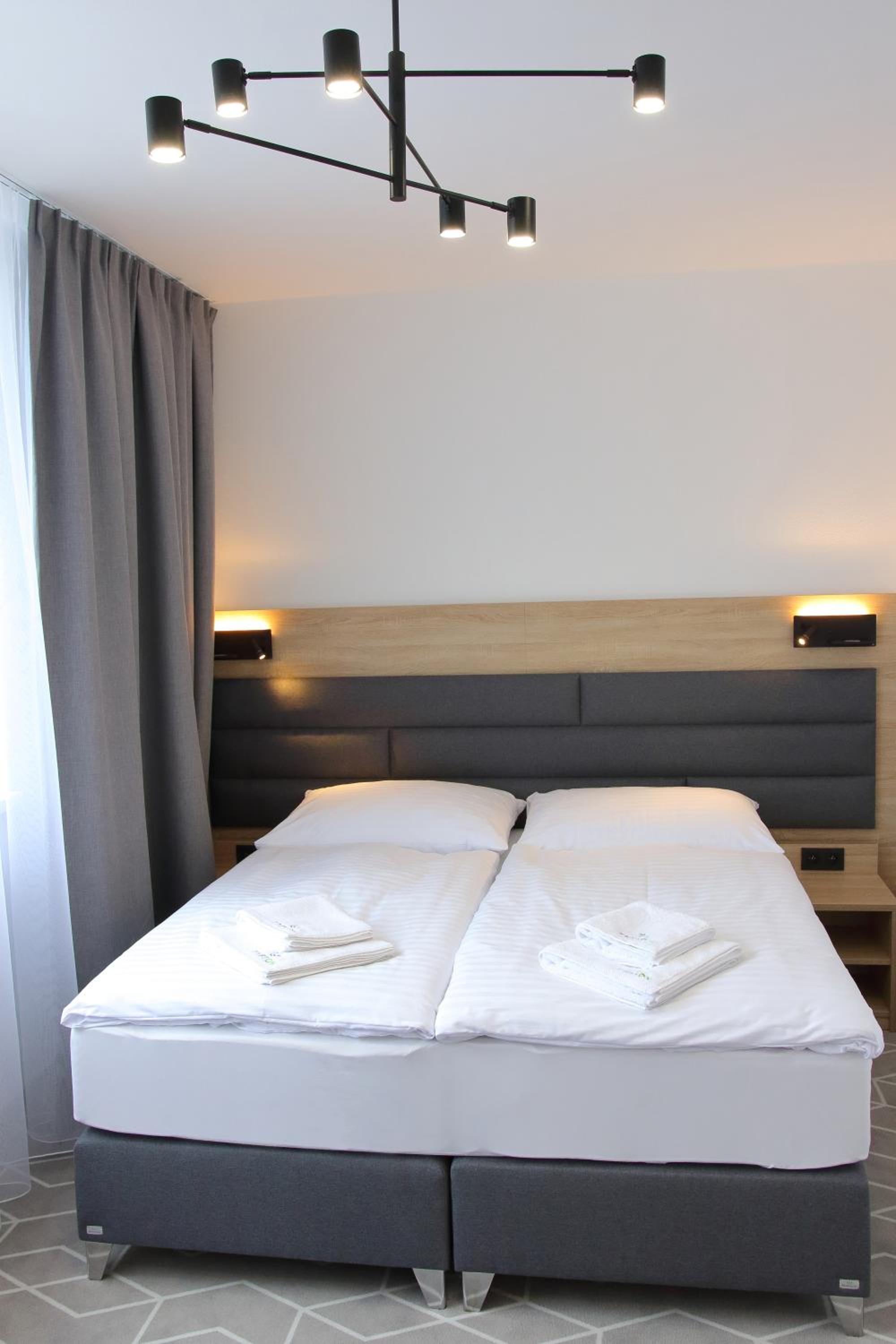 Superior King Suite - Photo 12