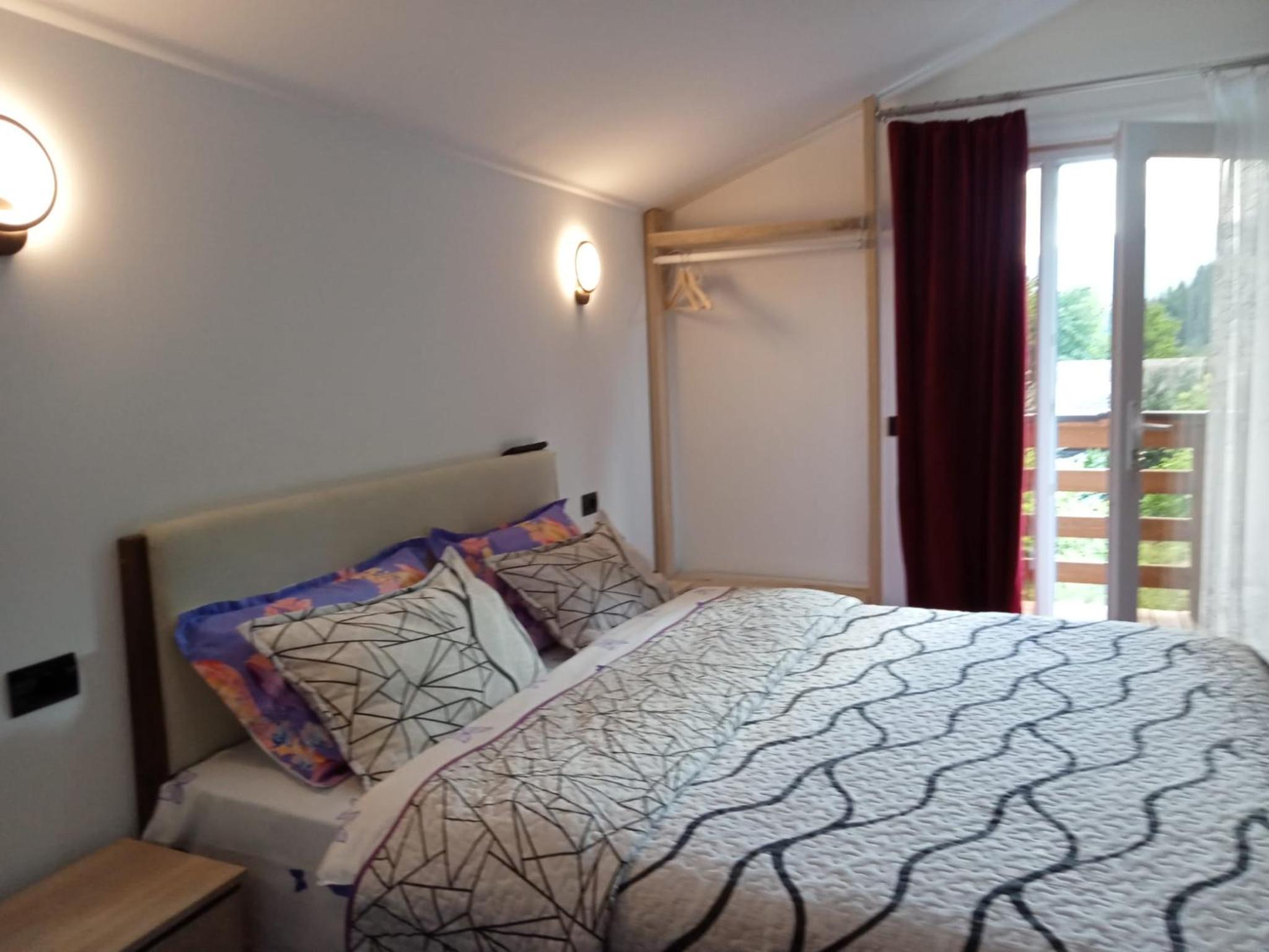 Double Room with Private Bathroom - Photo 7