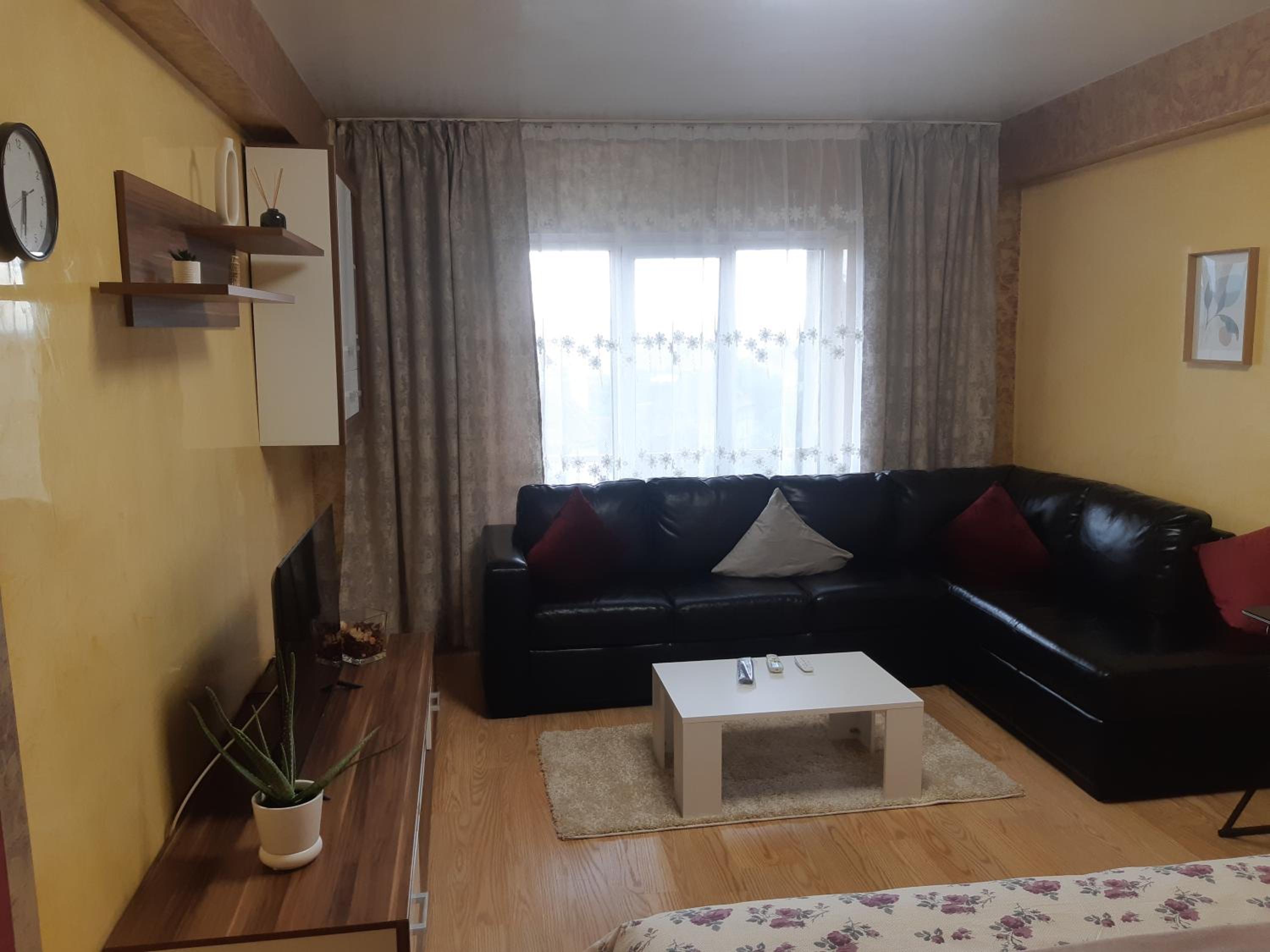One-Bedroom Apartment - Photo 11