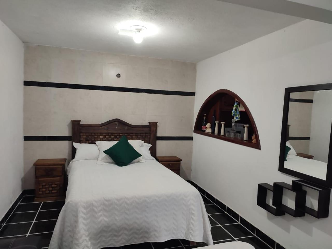 Twin Room - Photo 1