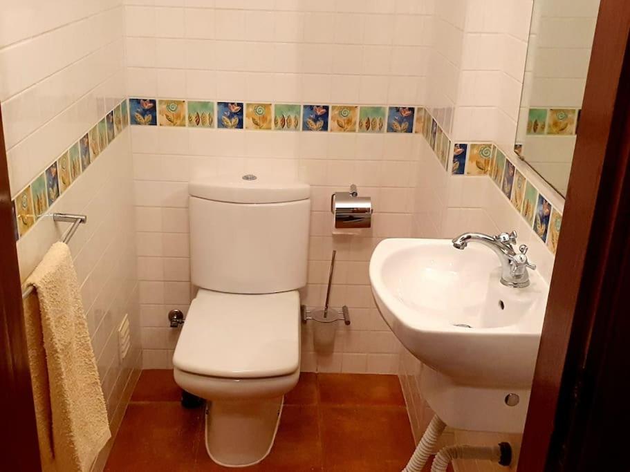 Four-Bedroom House photo 3