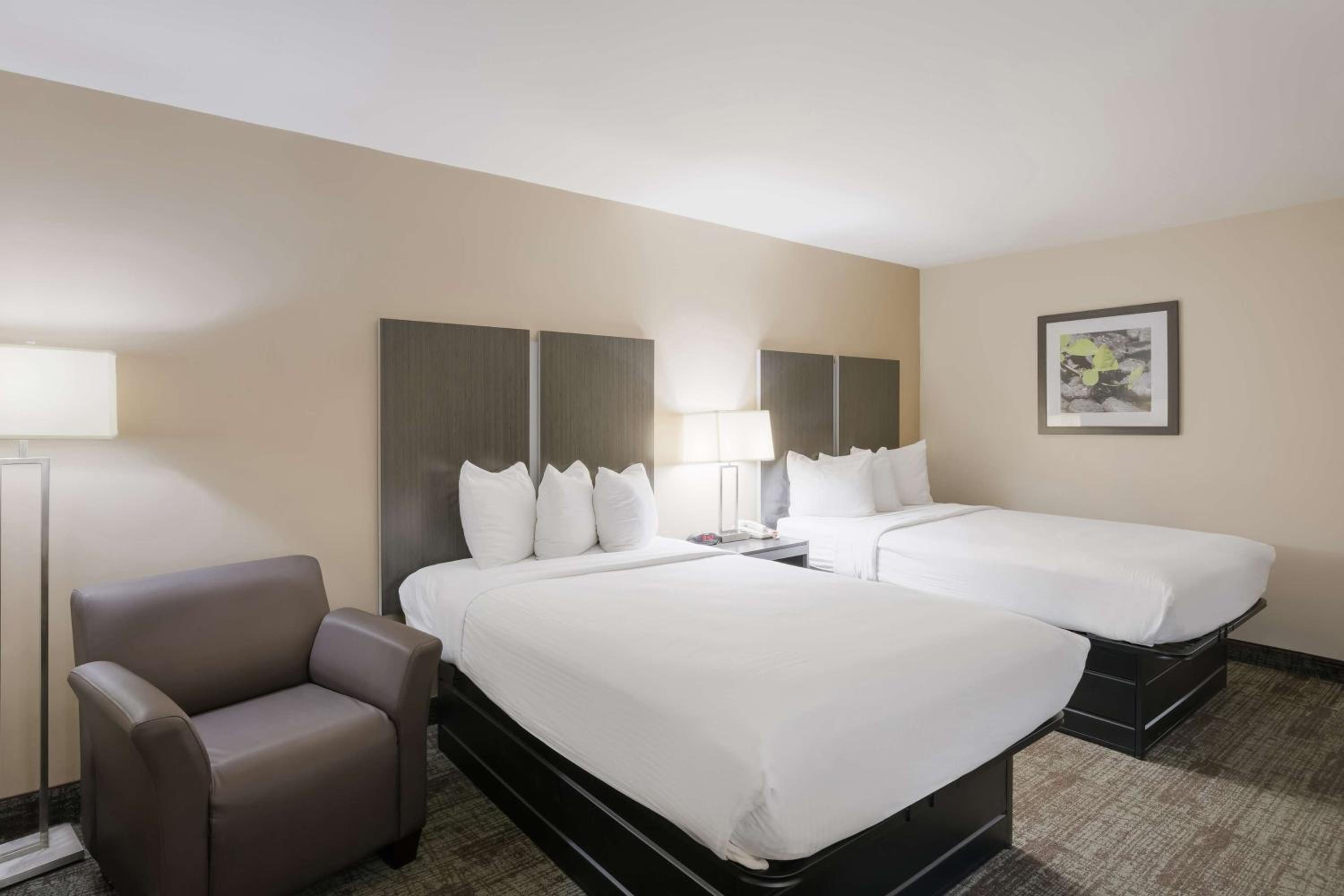 Double Room with Two Double Beds - Non-Smoking - Photo 1