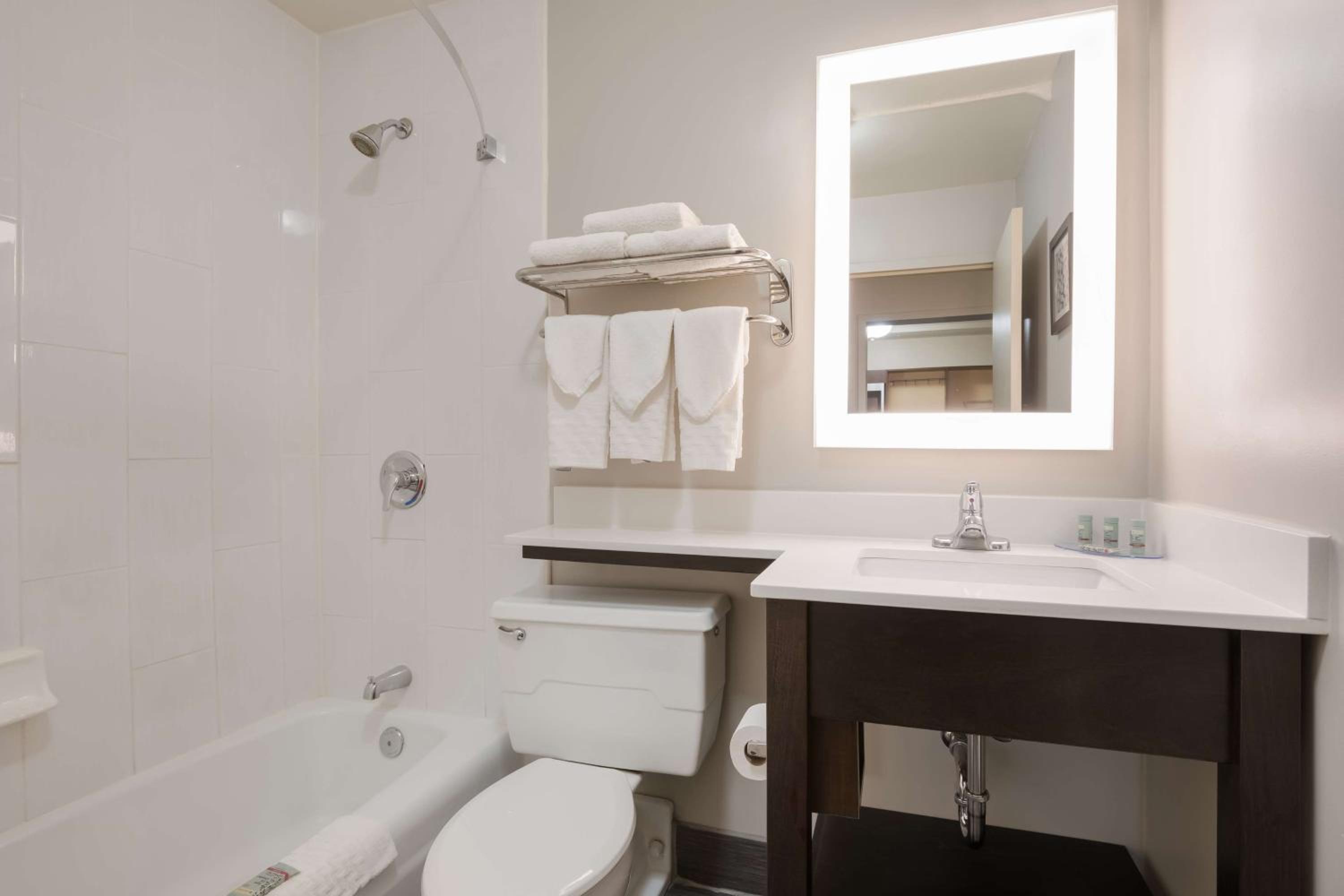 Double Room with Two Double Beds - Non-Smoking - Photo 2