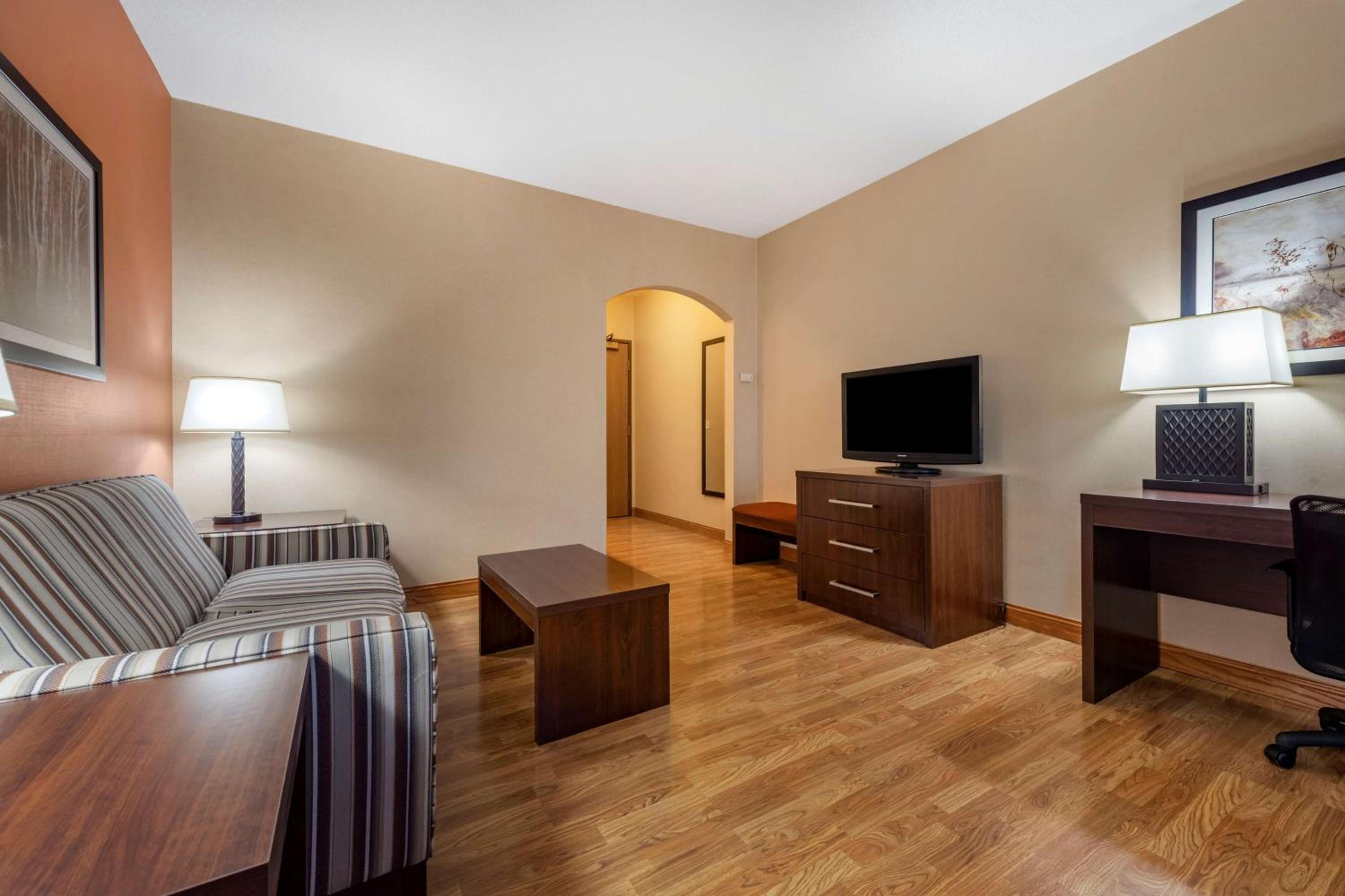 Two Room Suite with King Bed photo 3