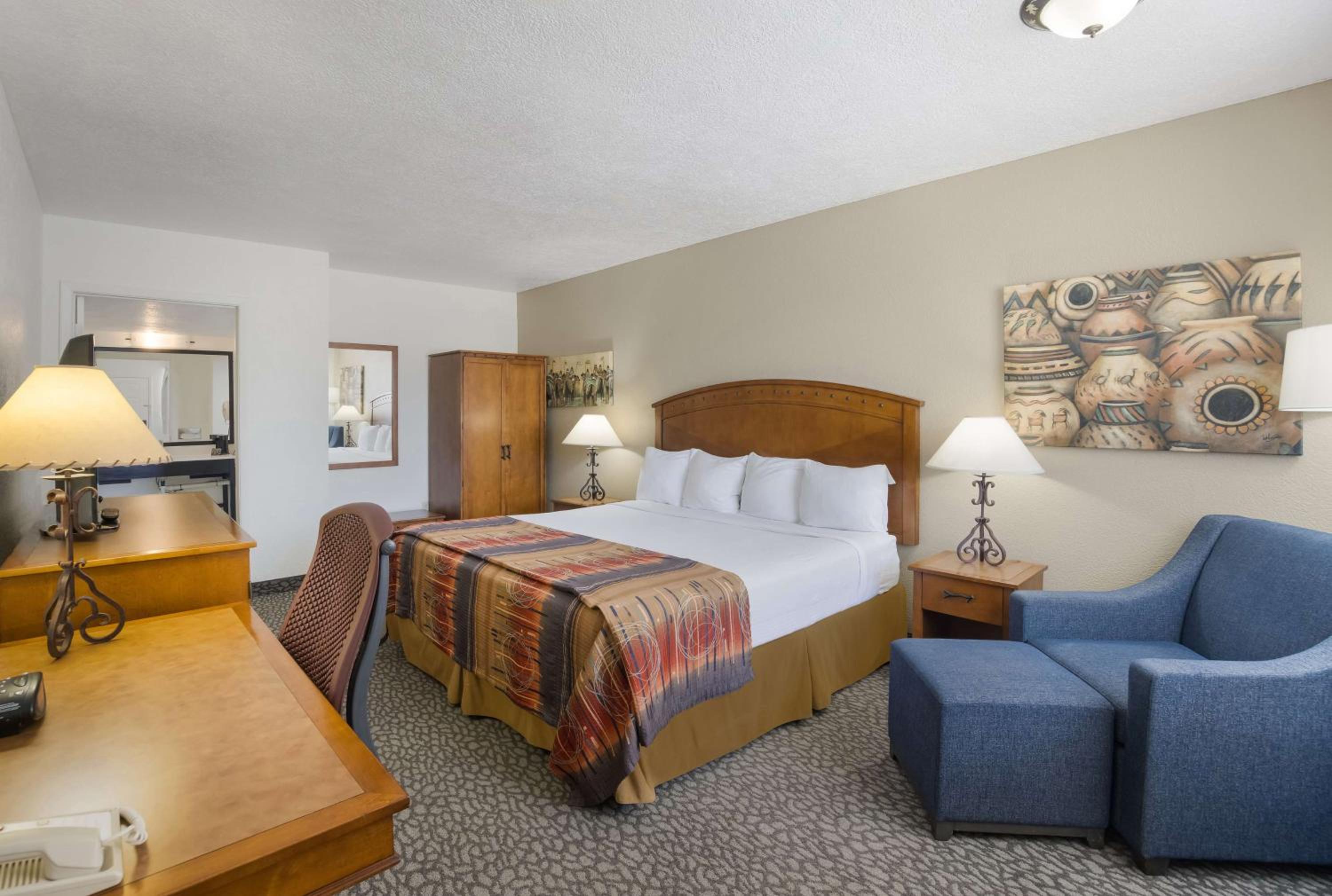 King Room with Bathtub - Disability Access/Non-Smoking photo 1