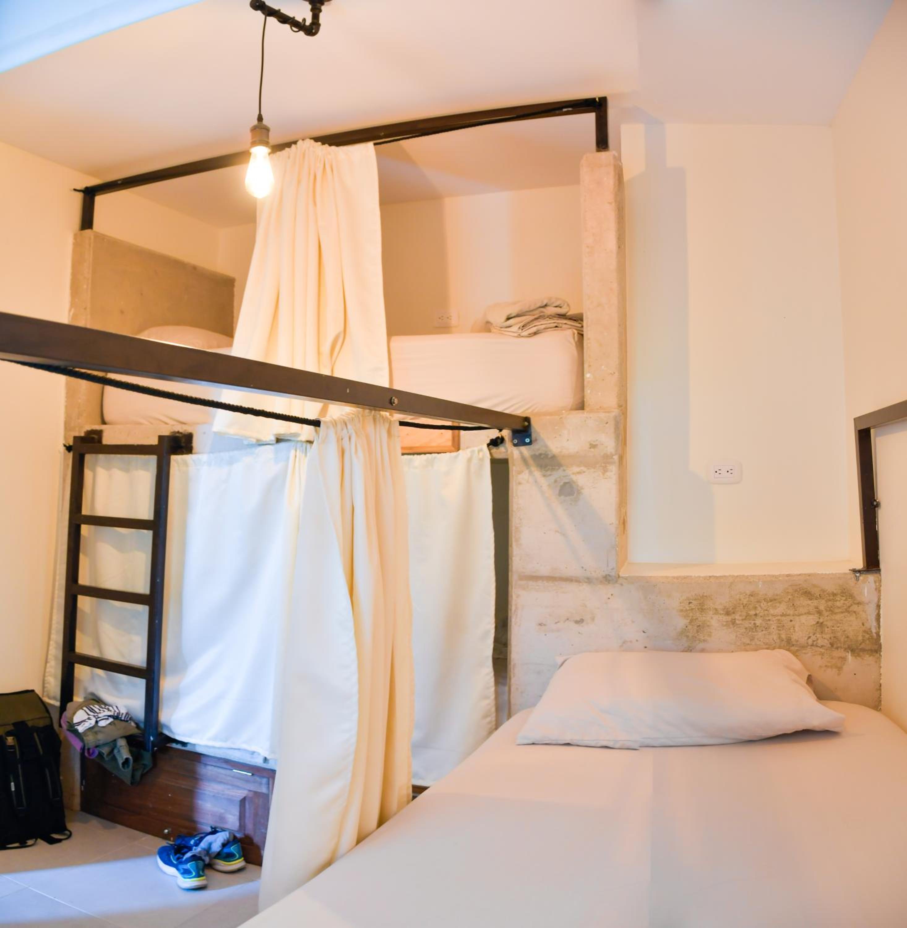Basic Triple Room With Shared Bathroom photo 1