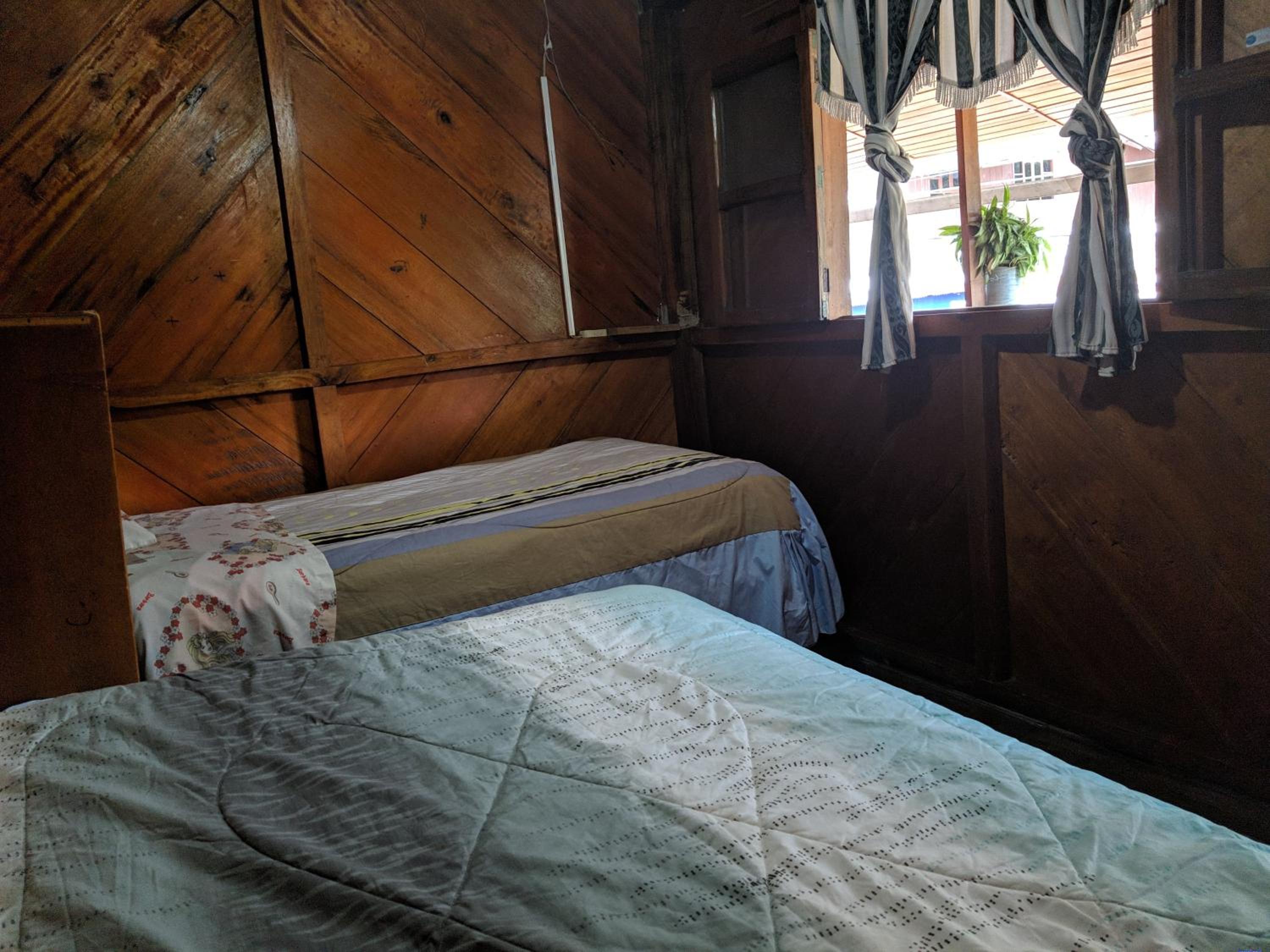 Standard Twin Room with Shared Bathroom photo 1