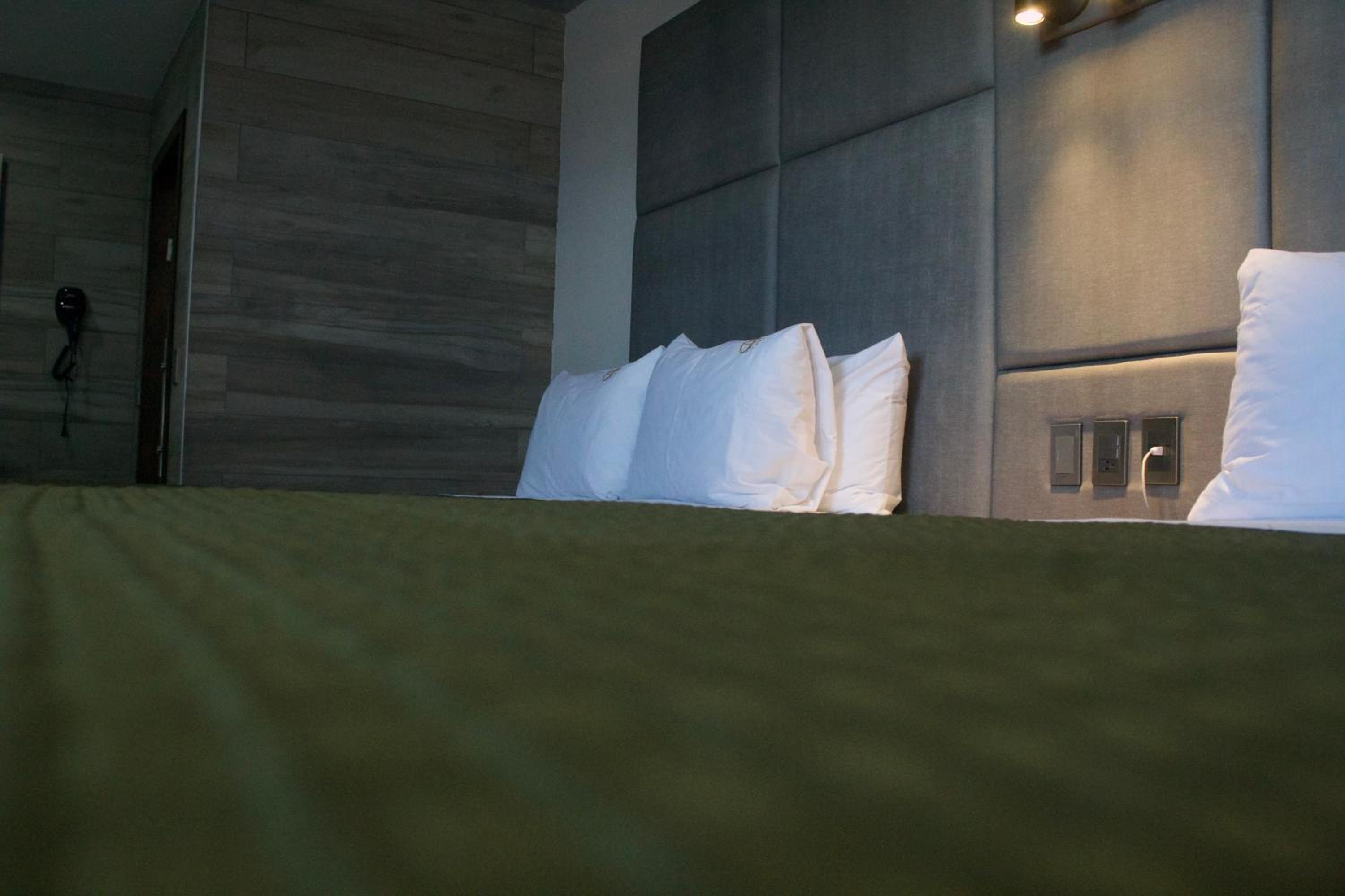 Deluxe Queen Room with Two Queen Beds - Photo 13