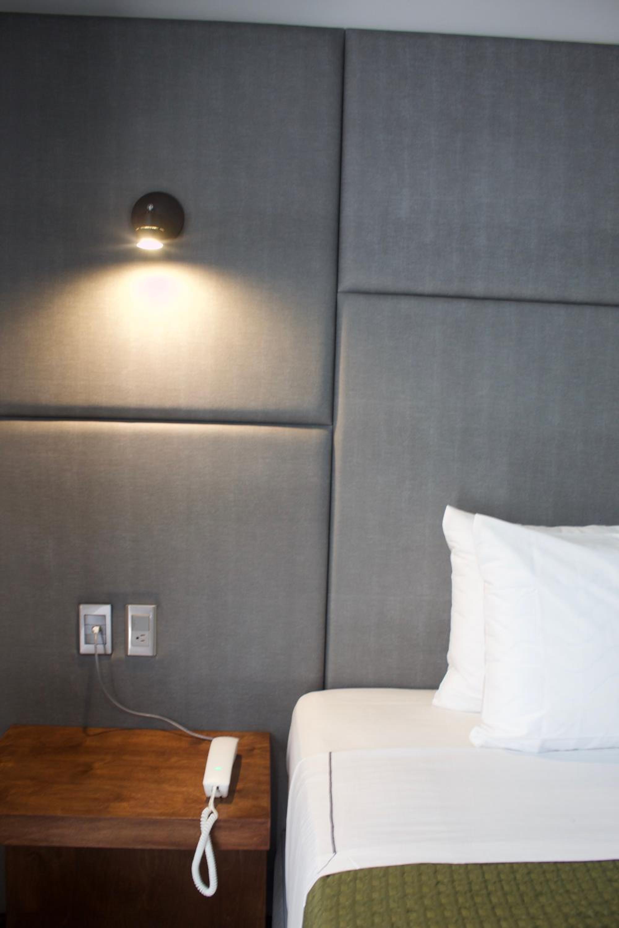 Deluxe Room - Photo 1