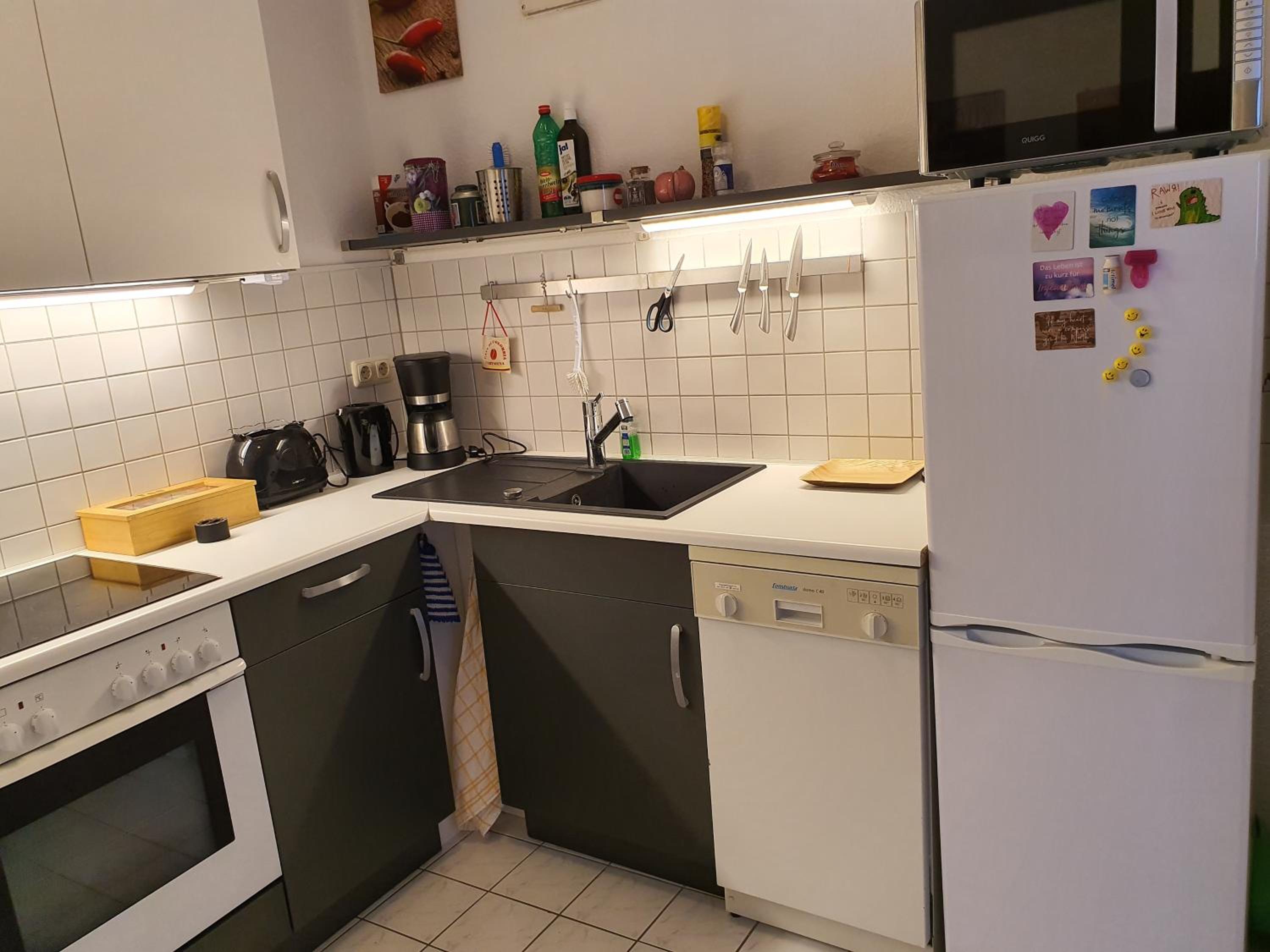 Two-Bedroom Apartment - Photo 2