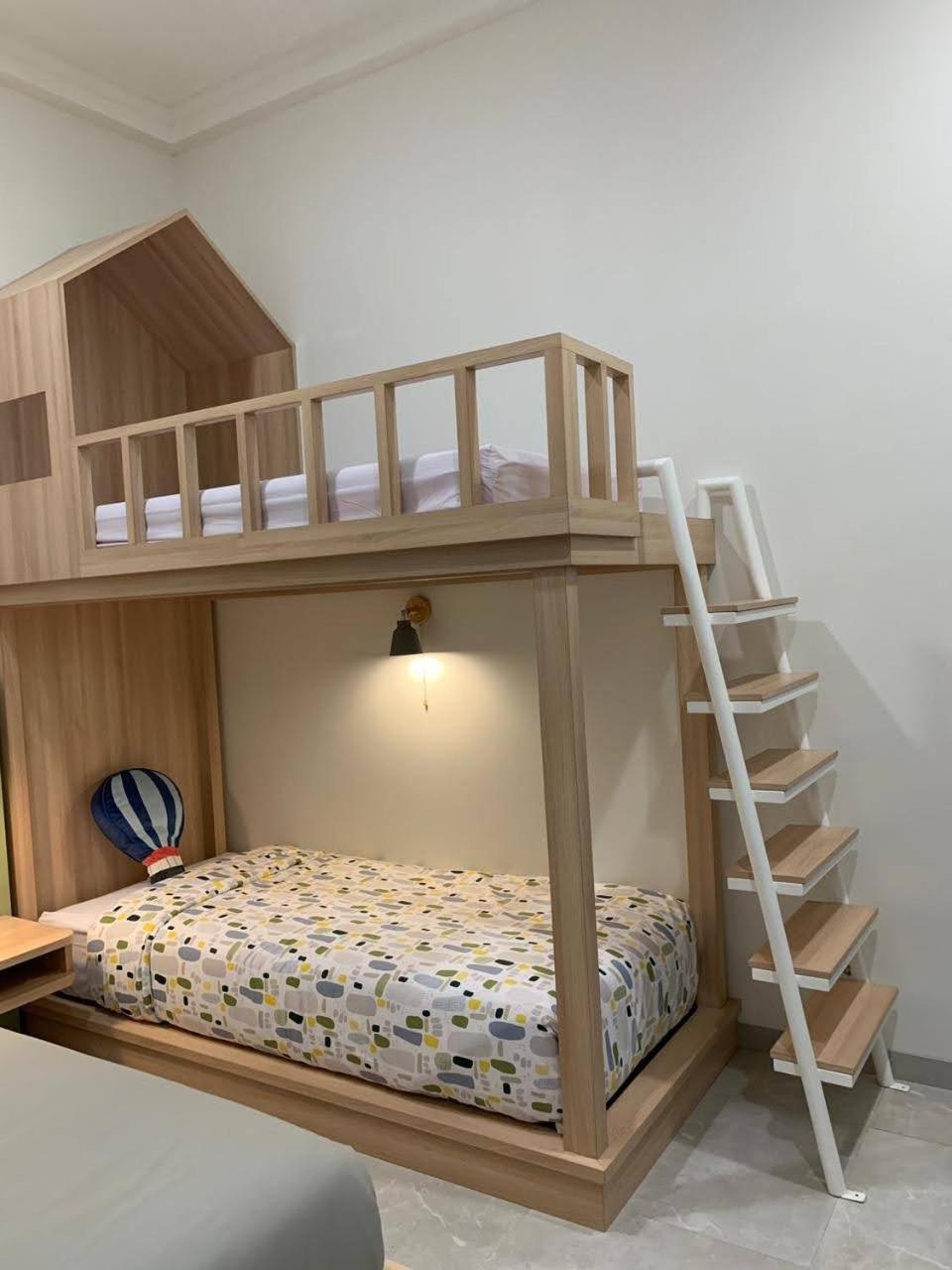 Family Studio - Photo 6