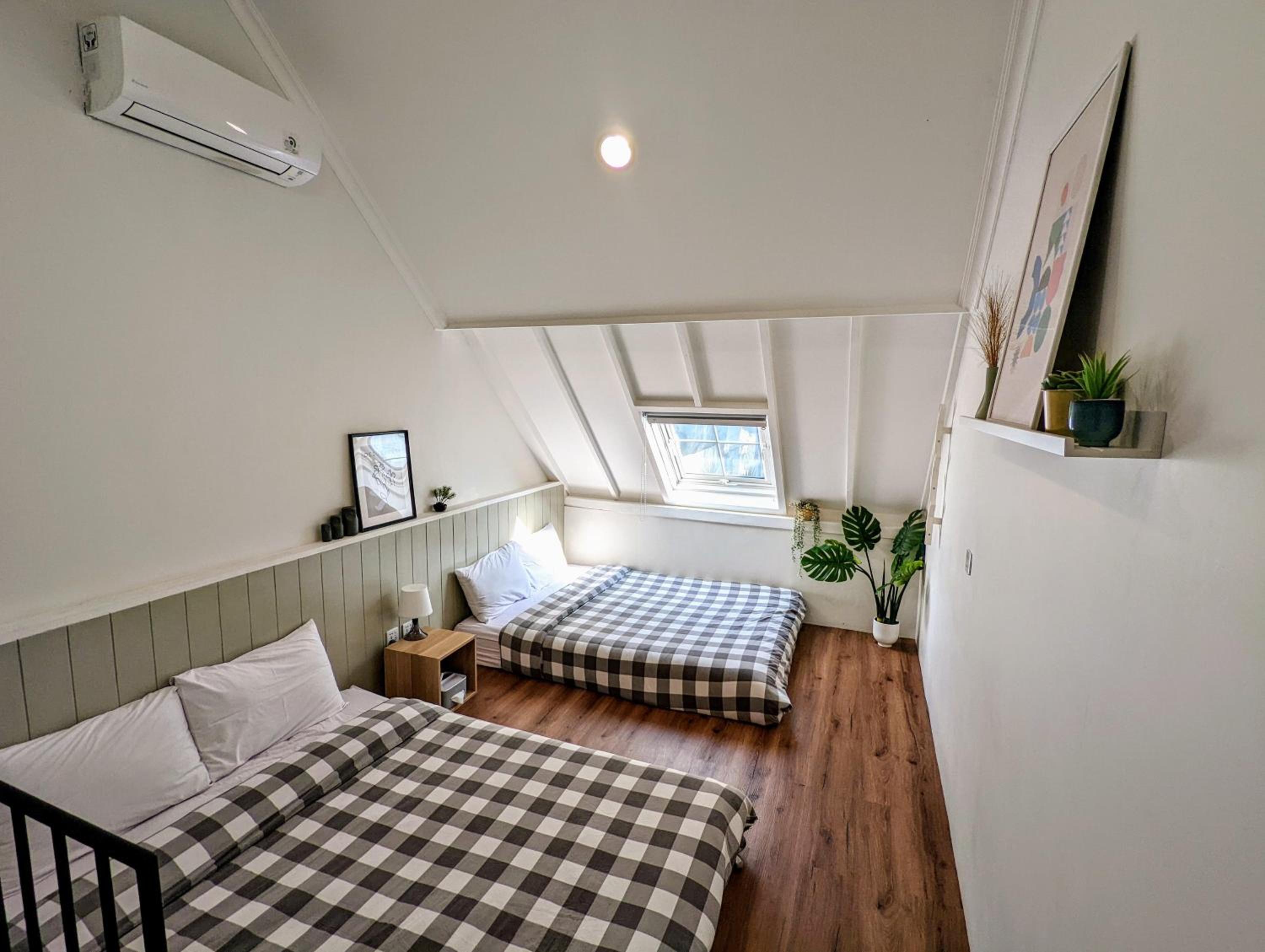 Family Room with Terrace - Photo 4