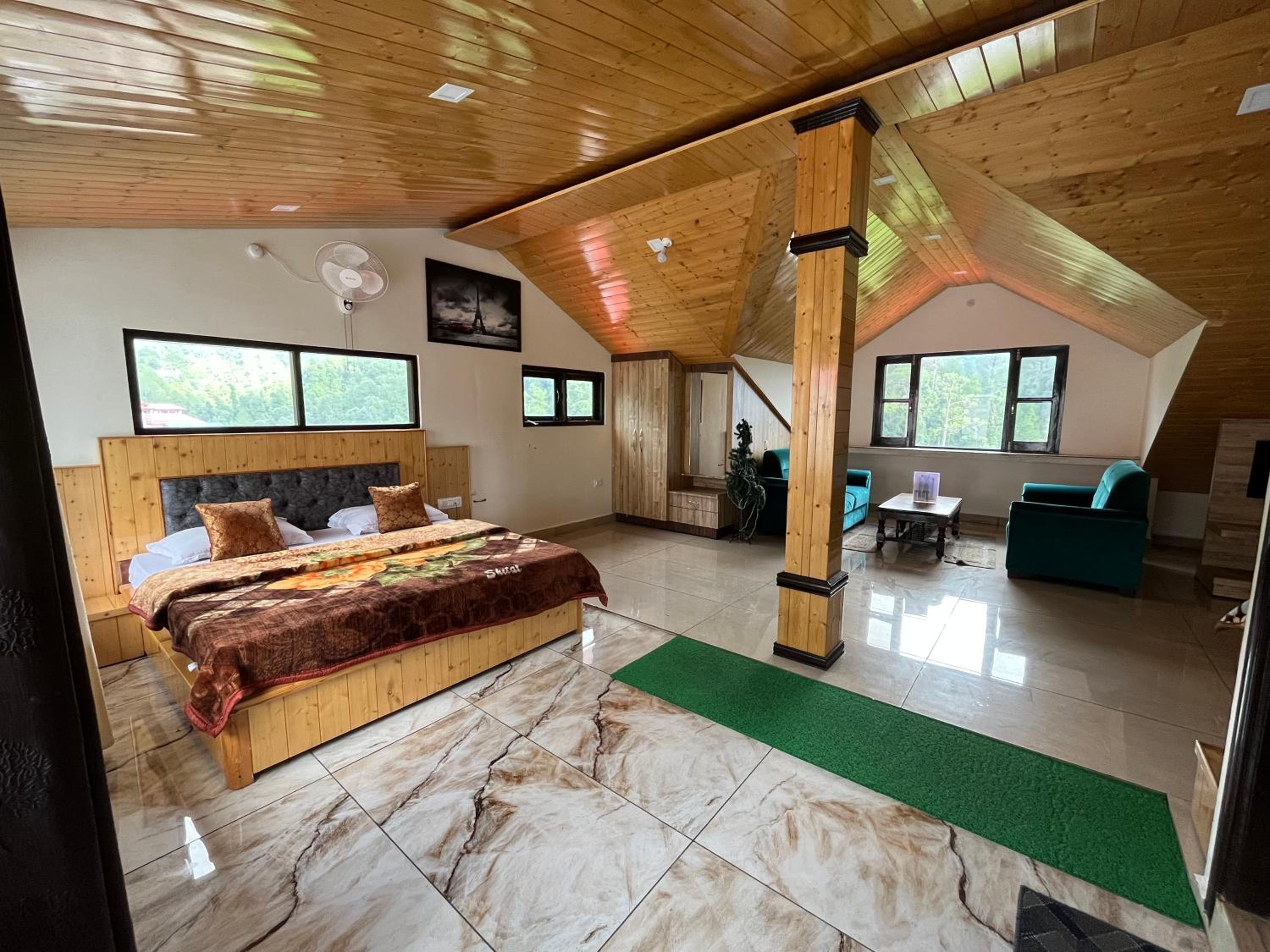 Family Room with Terrace photo 3
