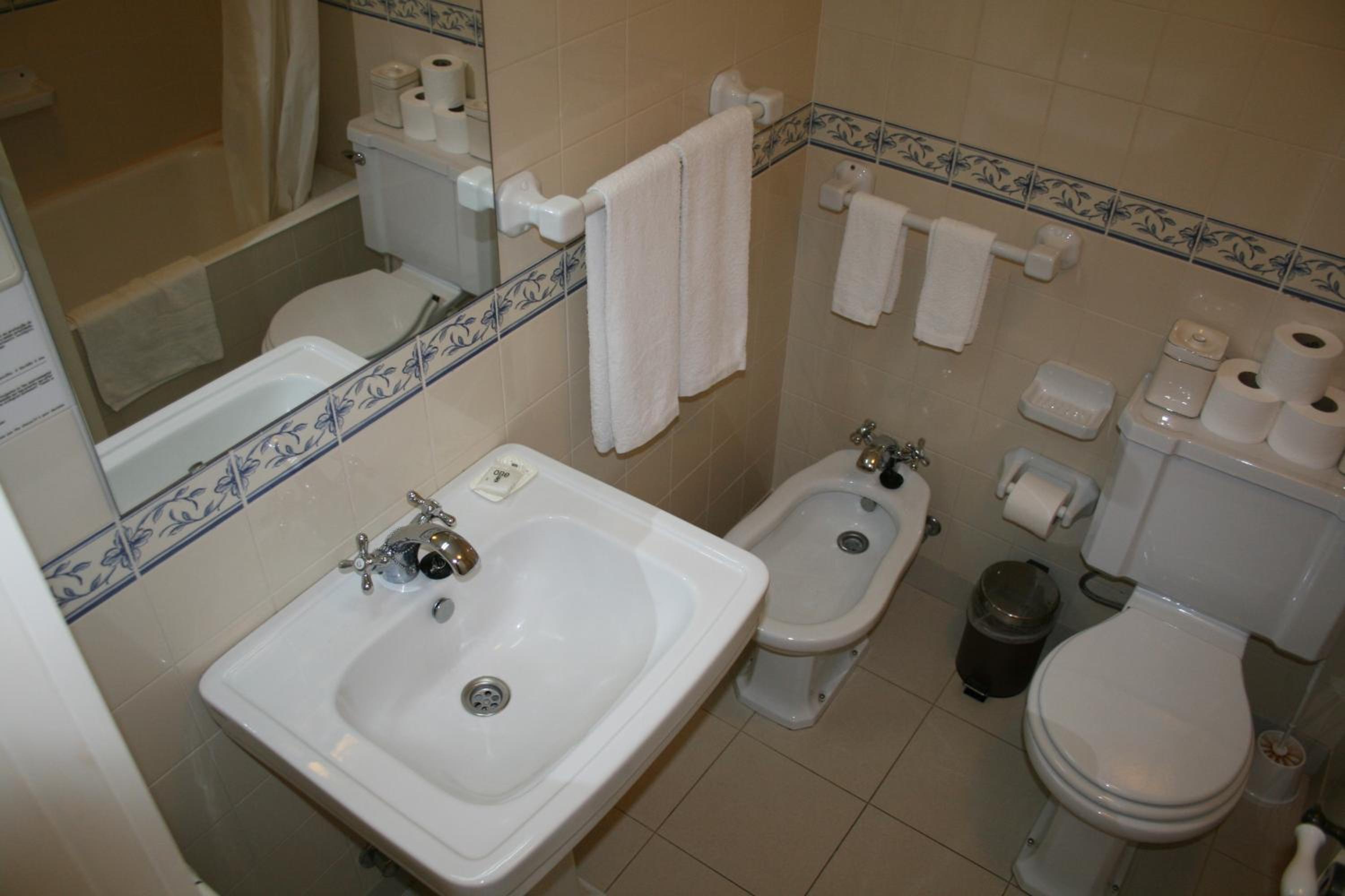 Standard Double or Twin Room - No pets - Photo 6