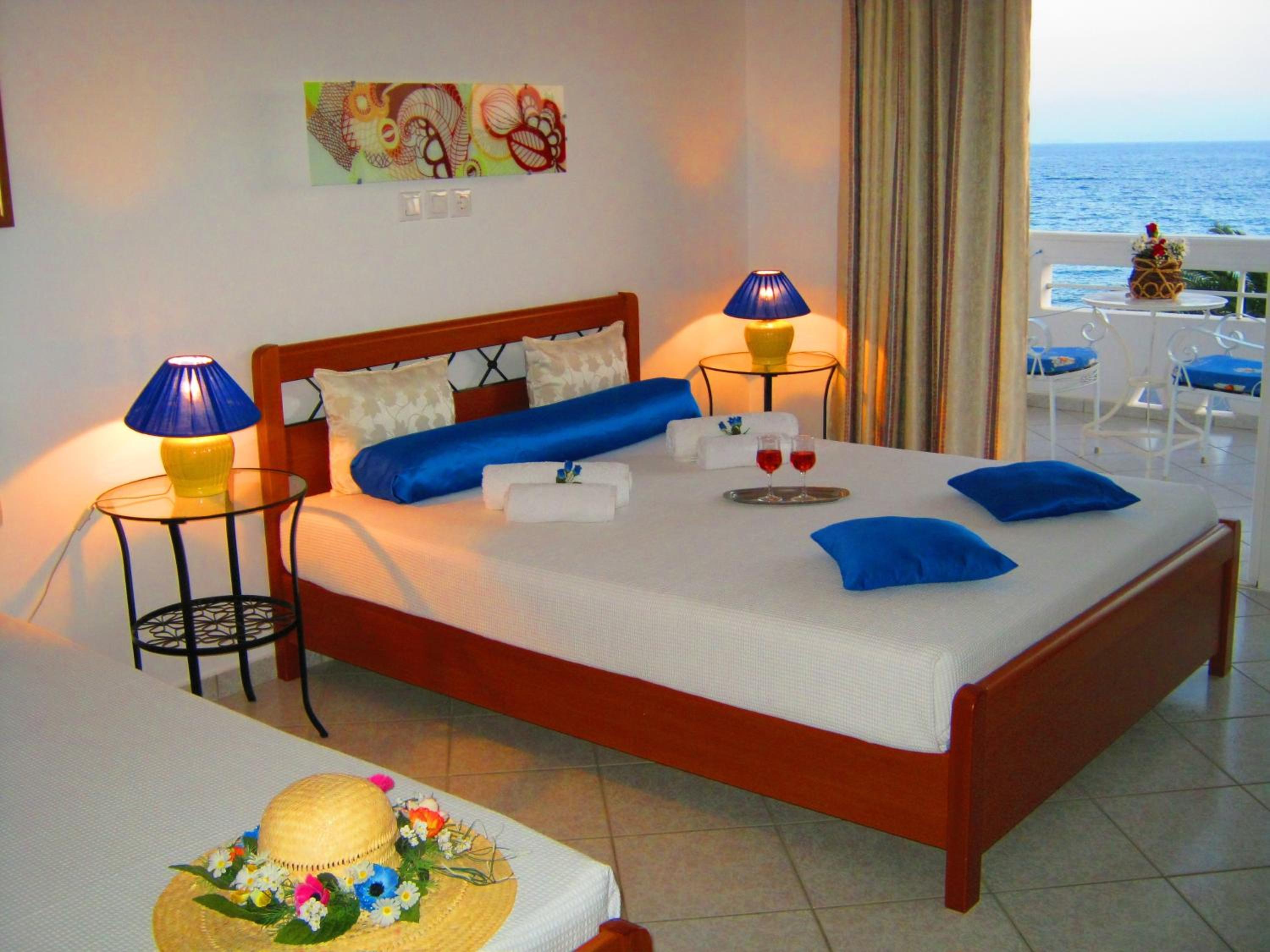 Quadruple Room with Sea View - Photo 1