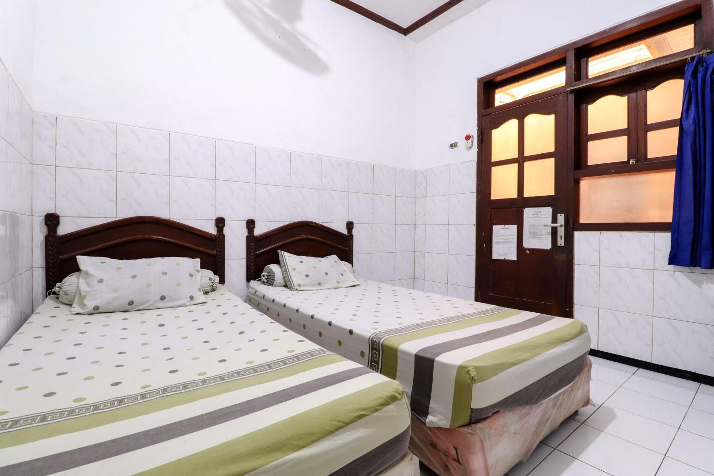 Economy Twin Room