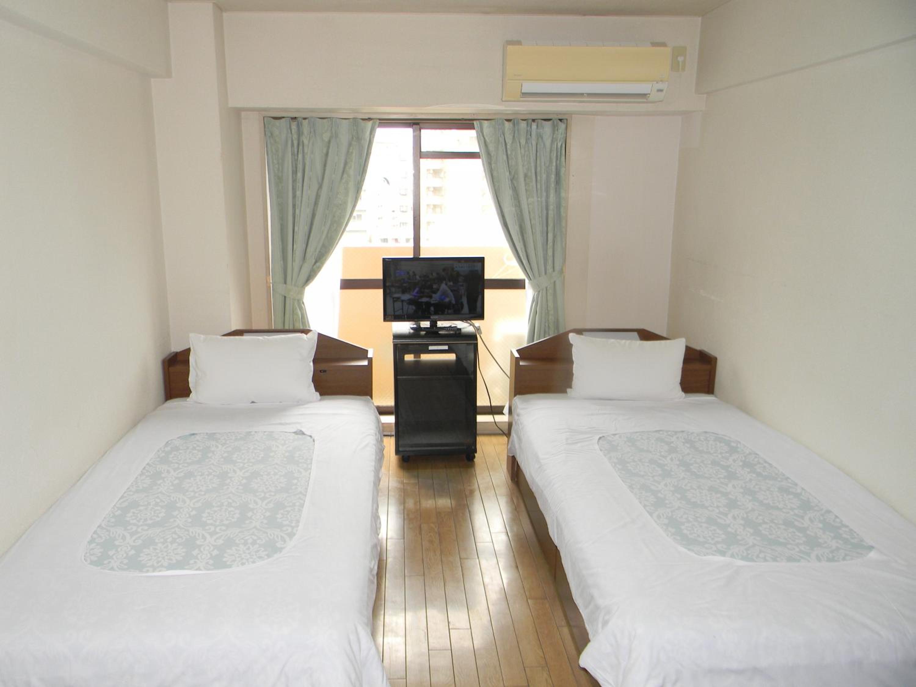 Standard Twin Room - Non-Smoking