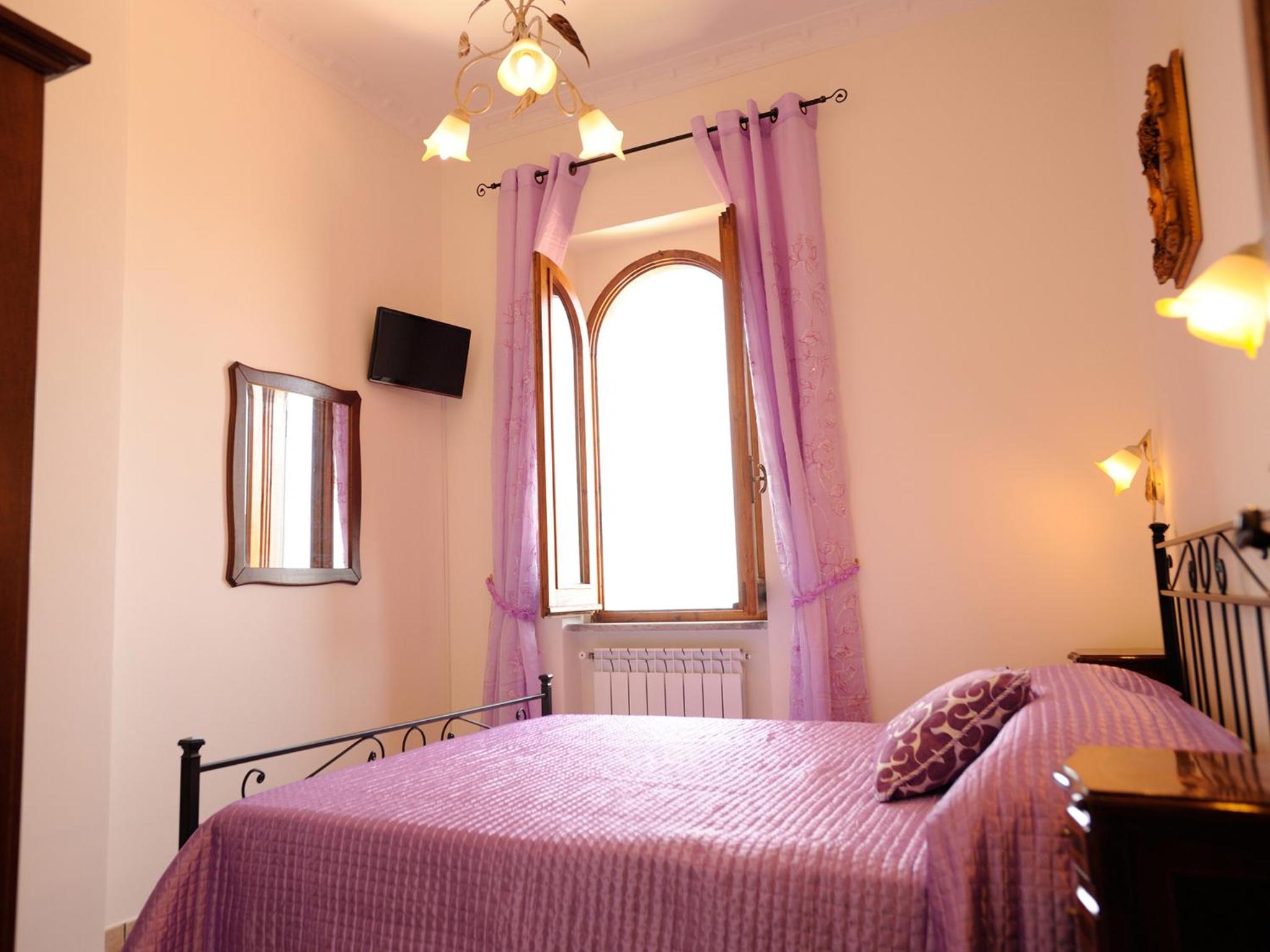 Double Room - Photo 6