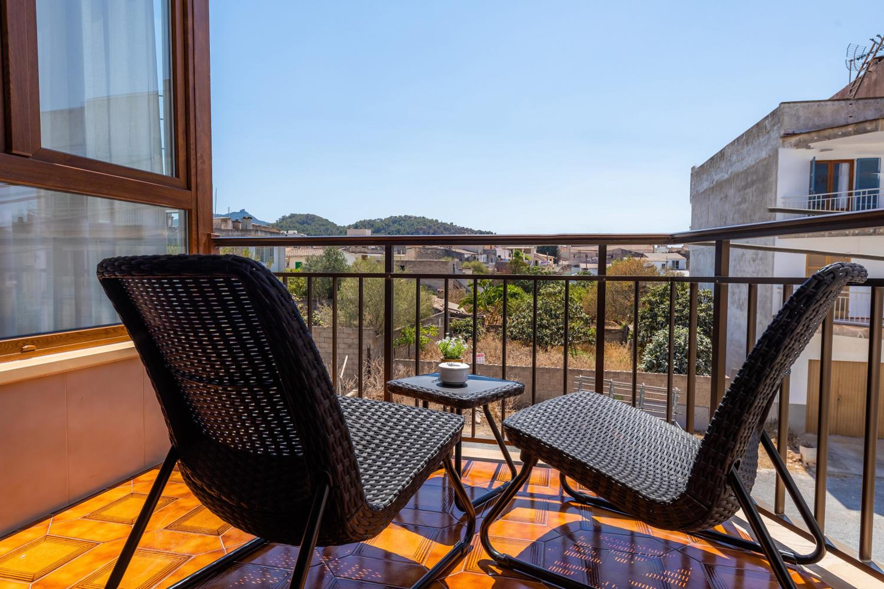Three-Bedroom Premium Apartment with Balcony photo 2