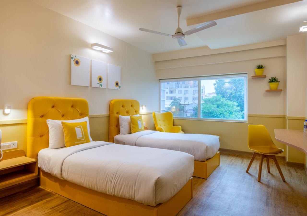 Standard Twin Room - Photo 9