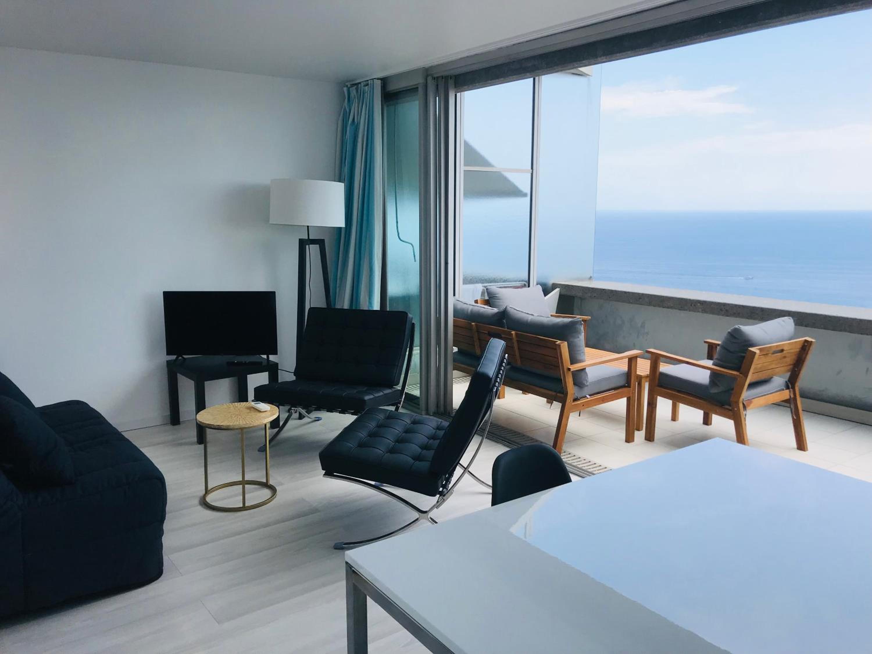 Penthouse Apartment With Sea View (301)