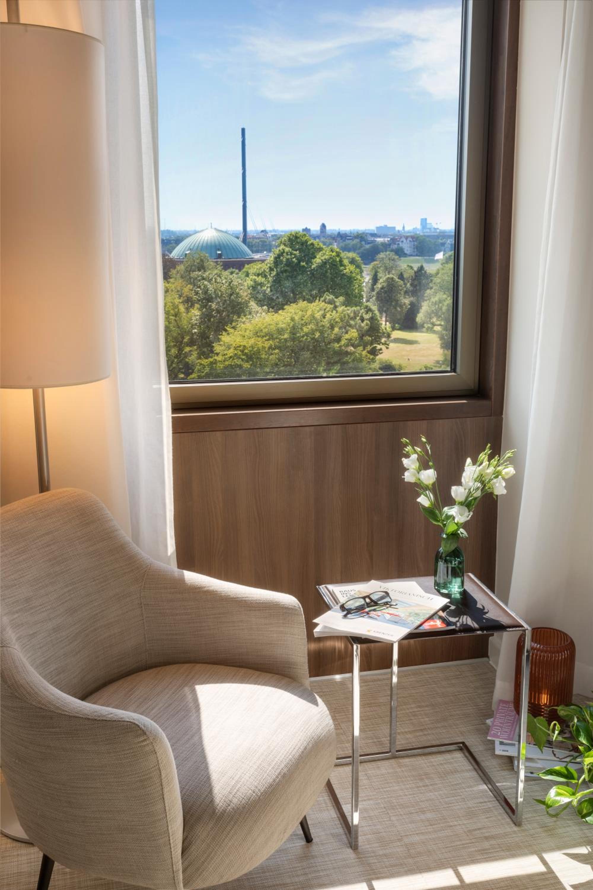 The Level Room with Executive Lounge Access - Photo 3