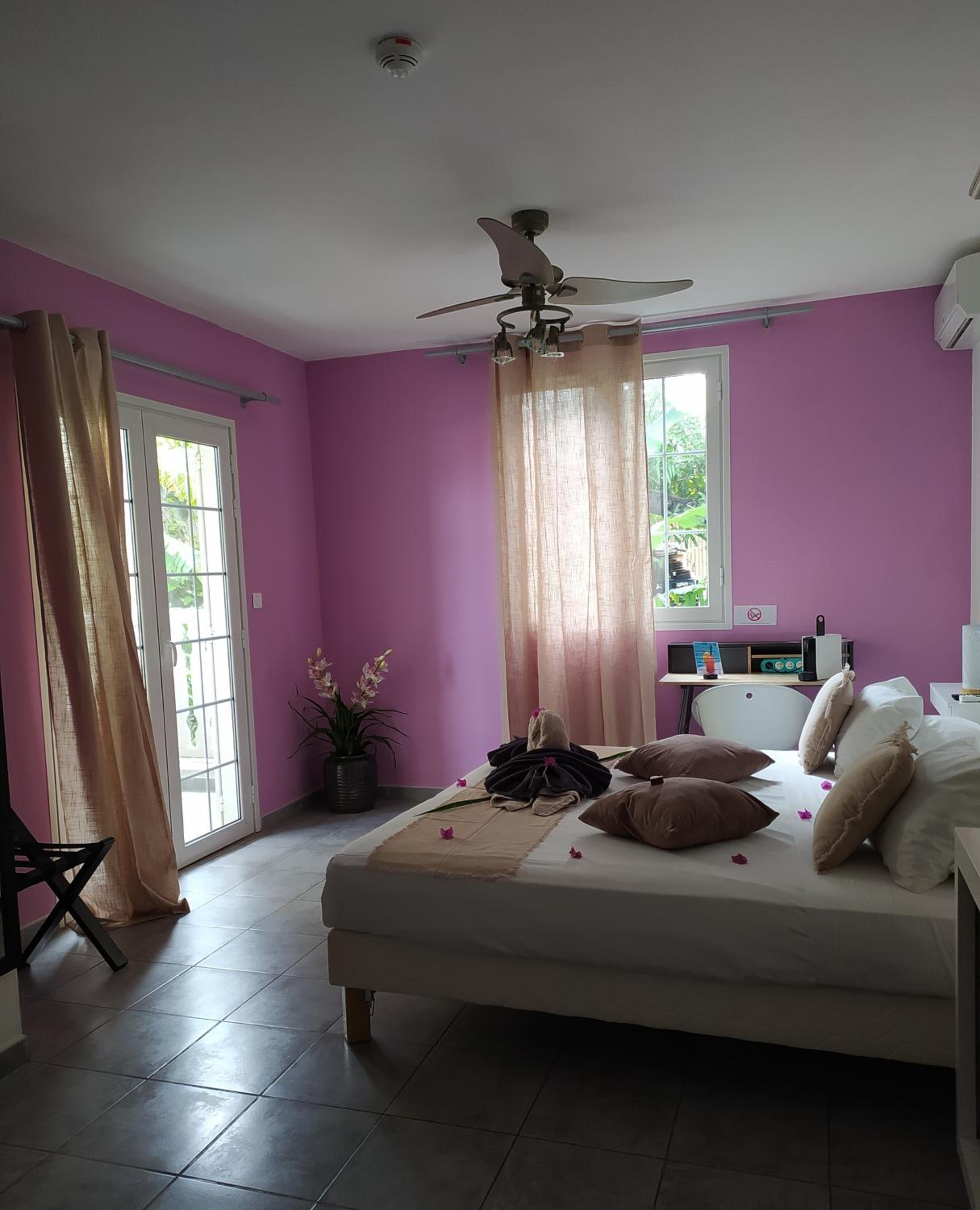 Superior King Room - Photo 1