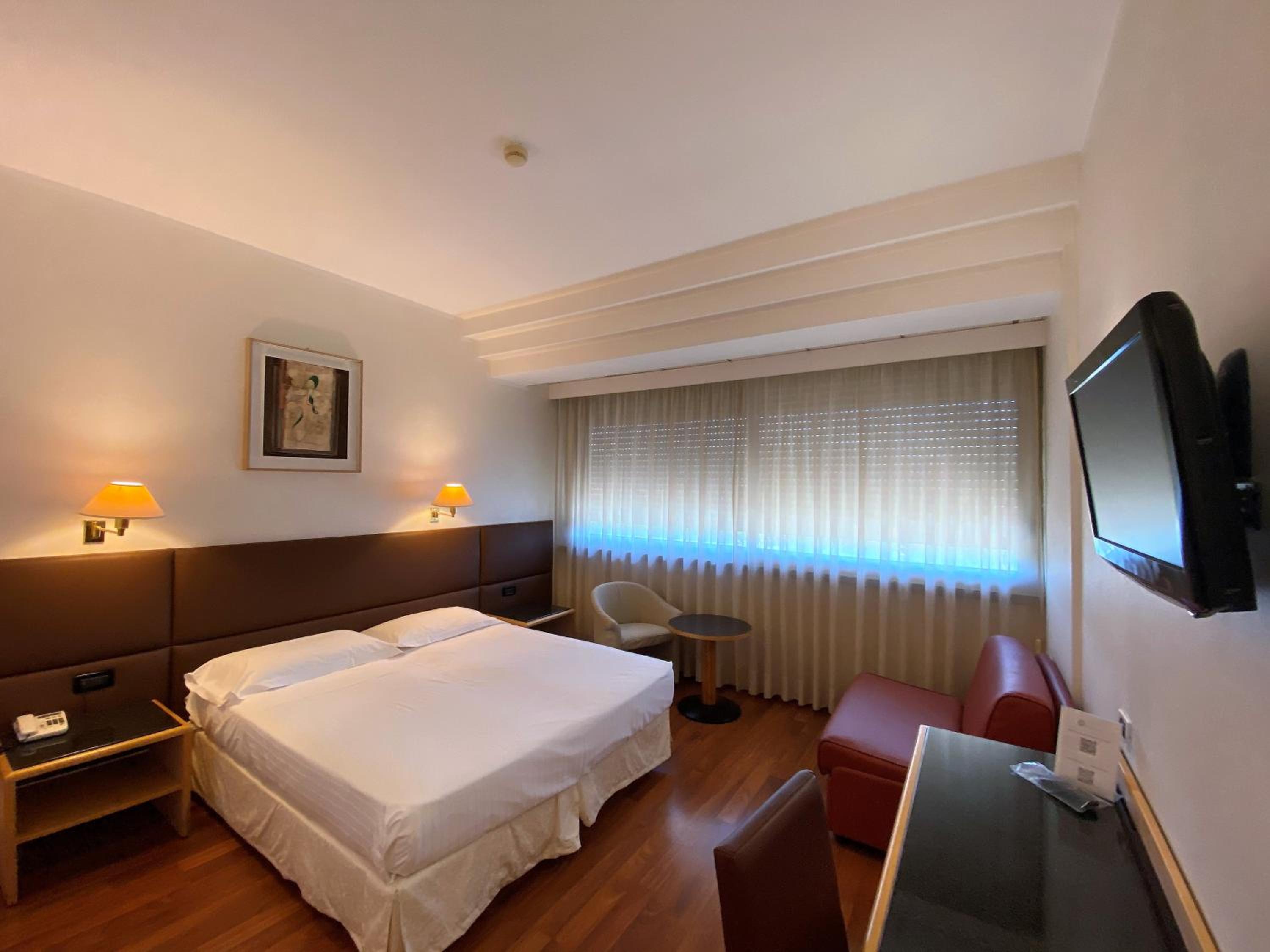 Standard  Double Room - Photo 1
