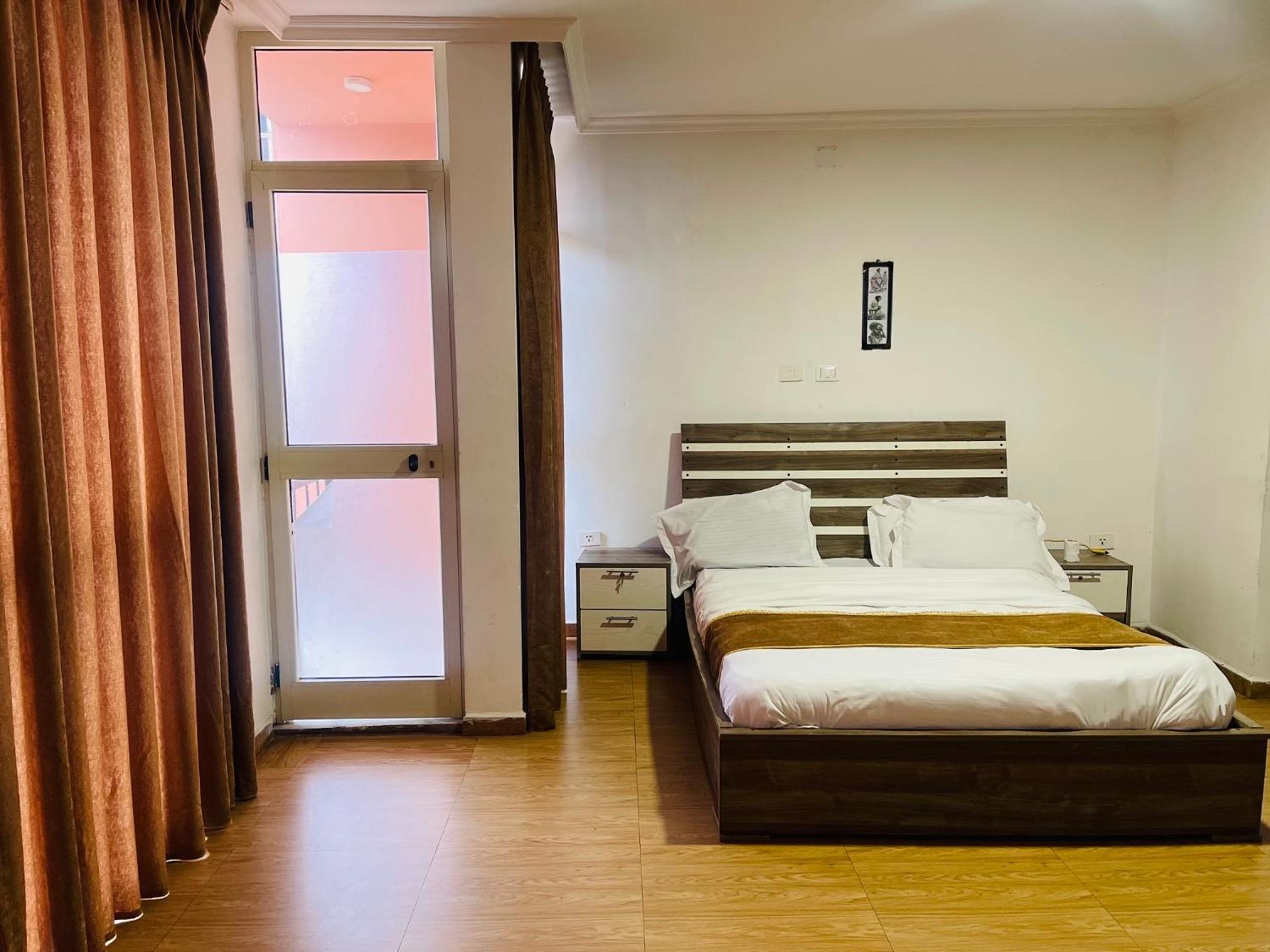 Large Single Room photo 3