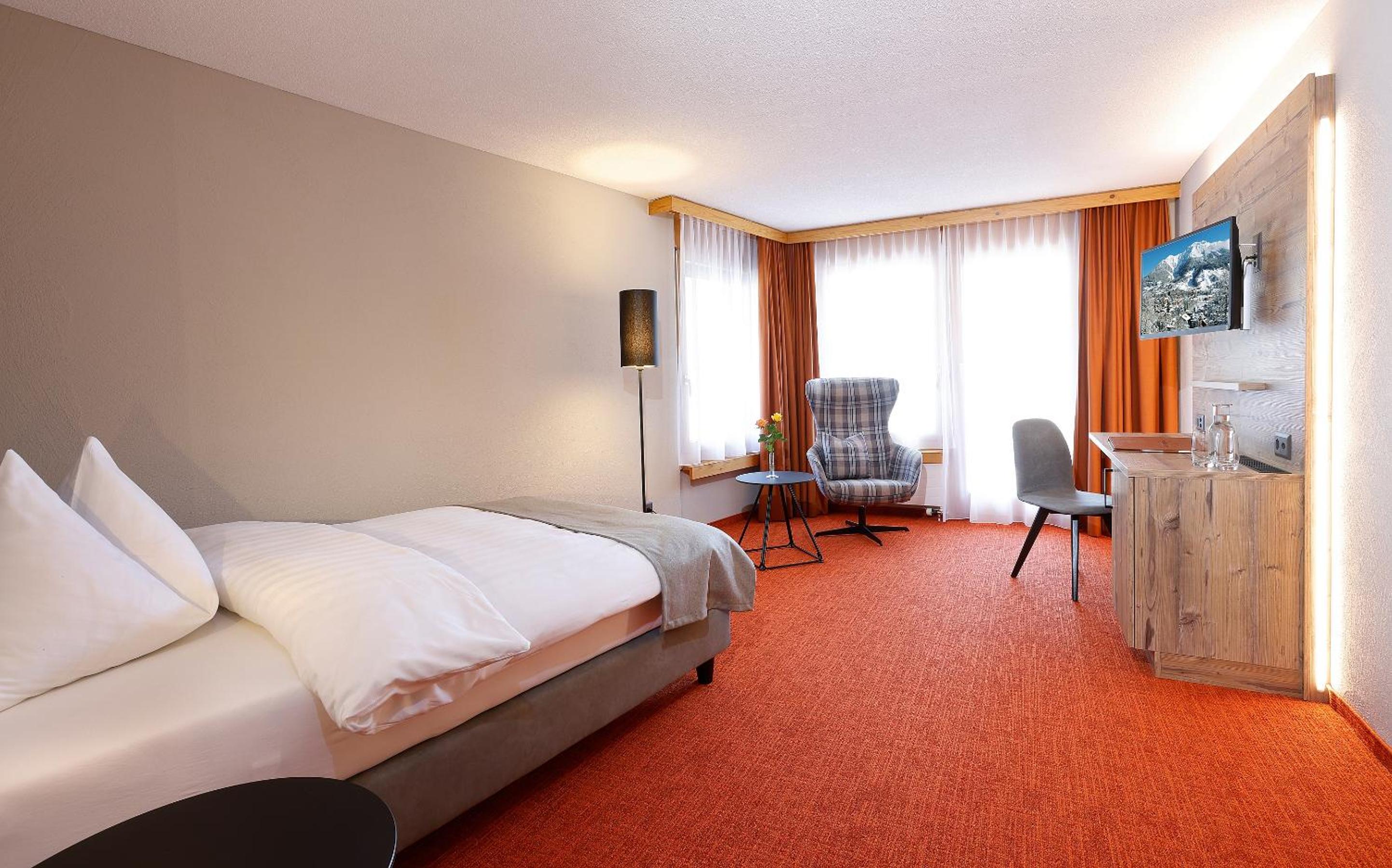 Standard Double Room with Balcony - Photo 3